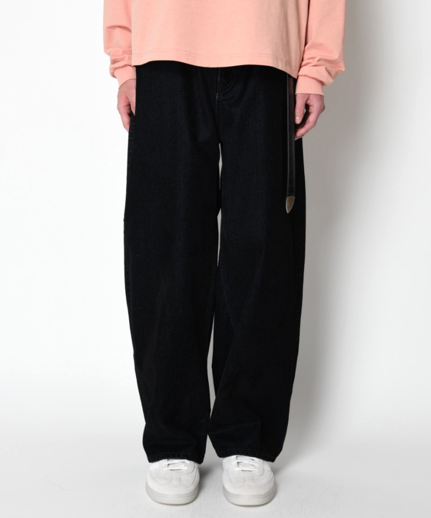 Black flocky denim barrel leg trousers - biowash black