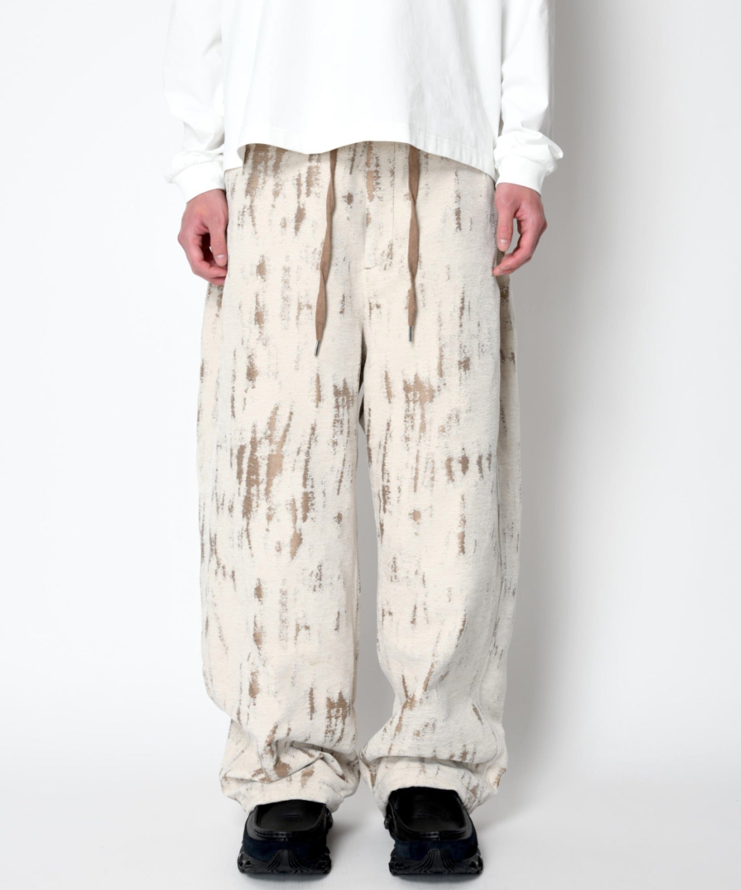 Damage jacquard side-tuck wide trousers - ivory / beige