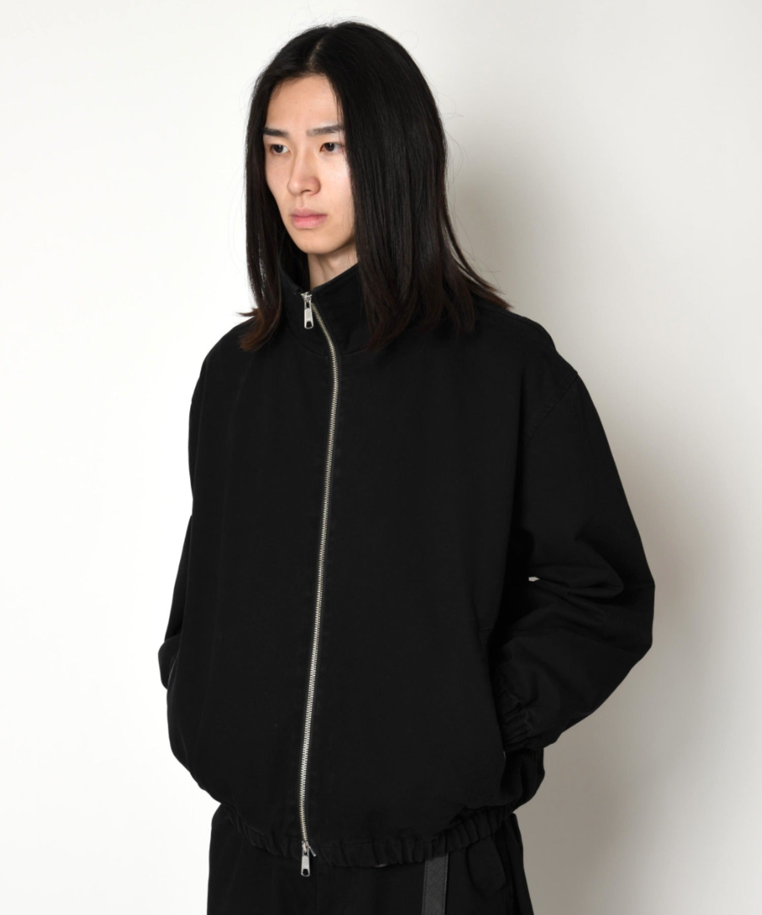Pigment dyed stand-collar zip blouson-black