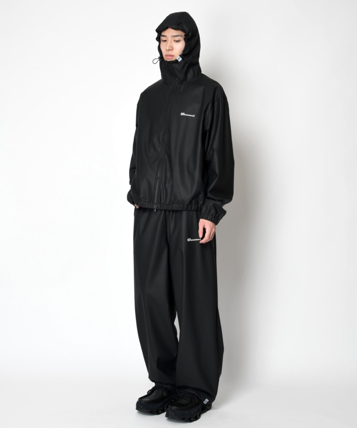 Side-tuck balloon pants - matte black