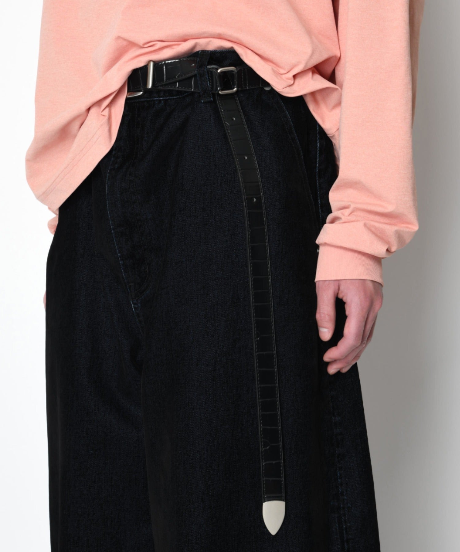 Long narrow emboss belt - mesh black