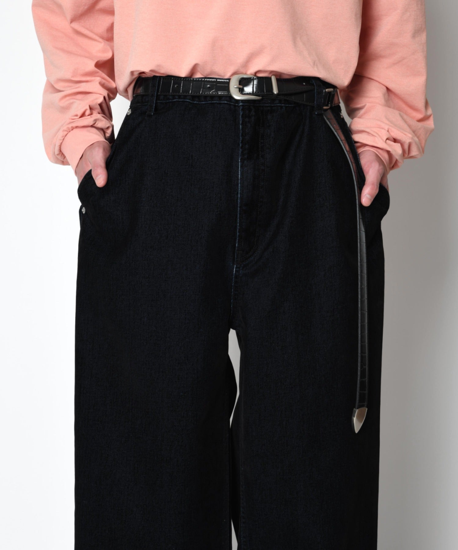 Long narrow emboss belt - mesh black