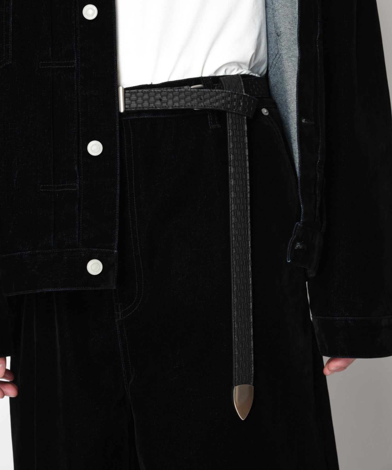 Long narrow emboss belt - mesh black