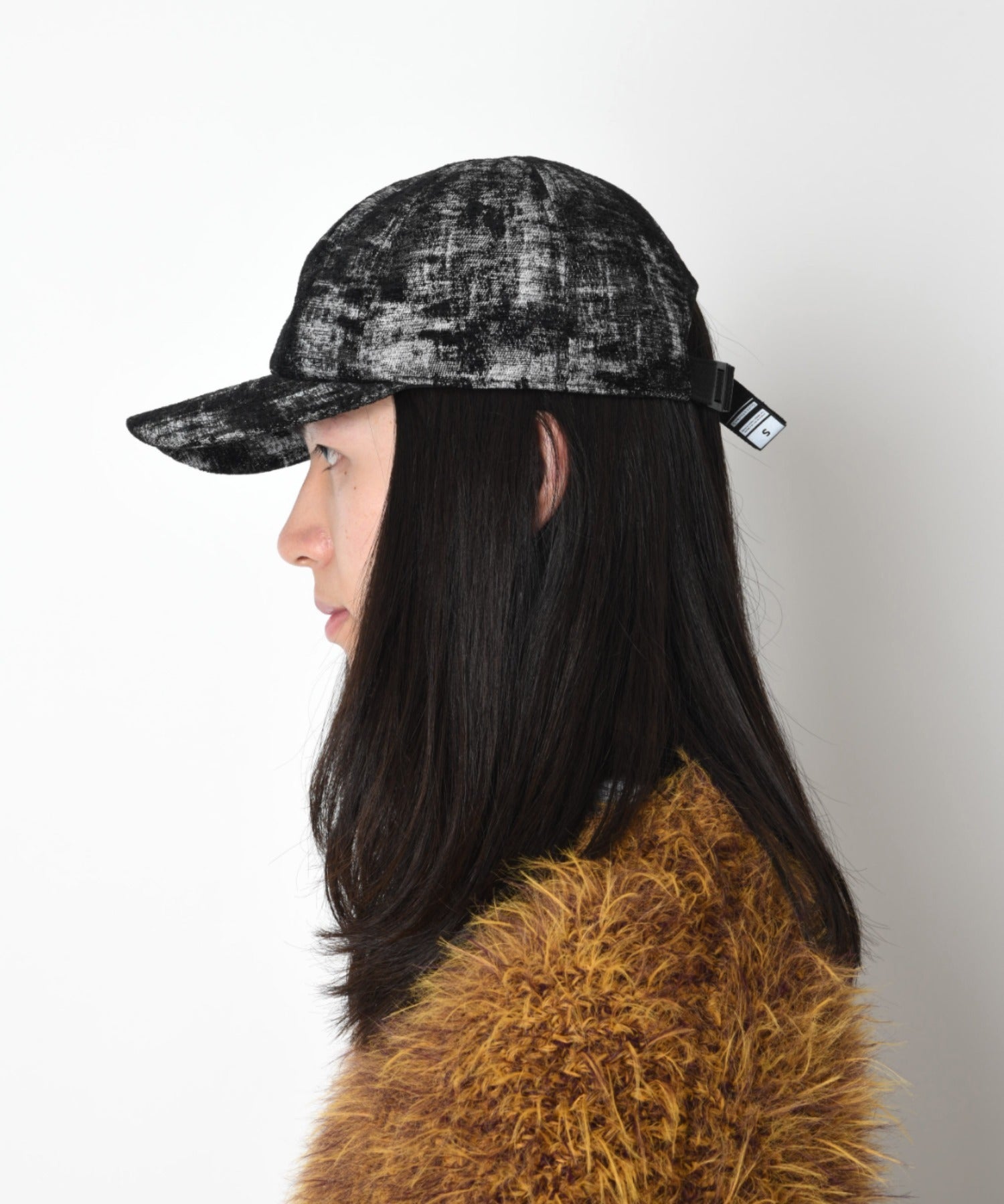 6 panel cap - white-black