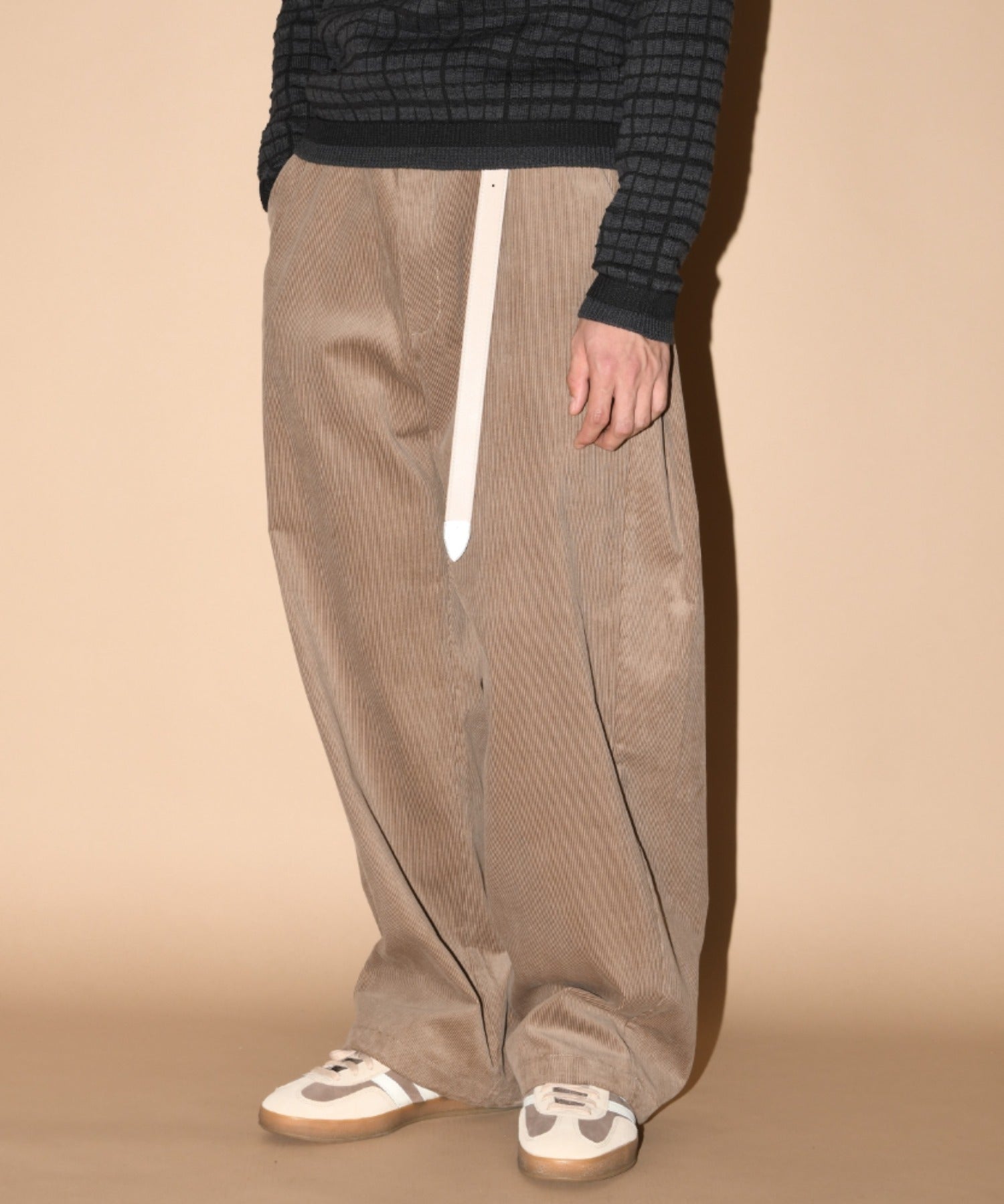 Corduroy Side-tuck Wide Pants - mocha