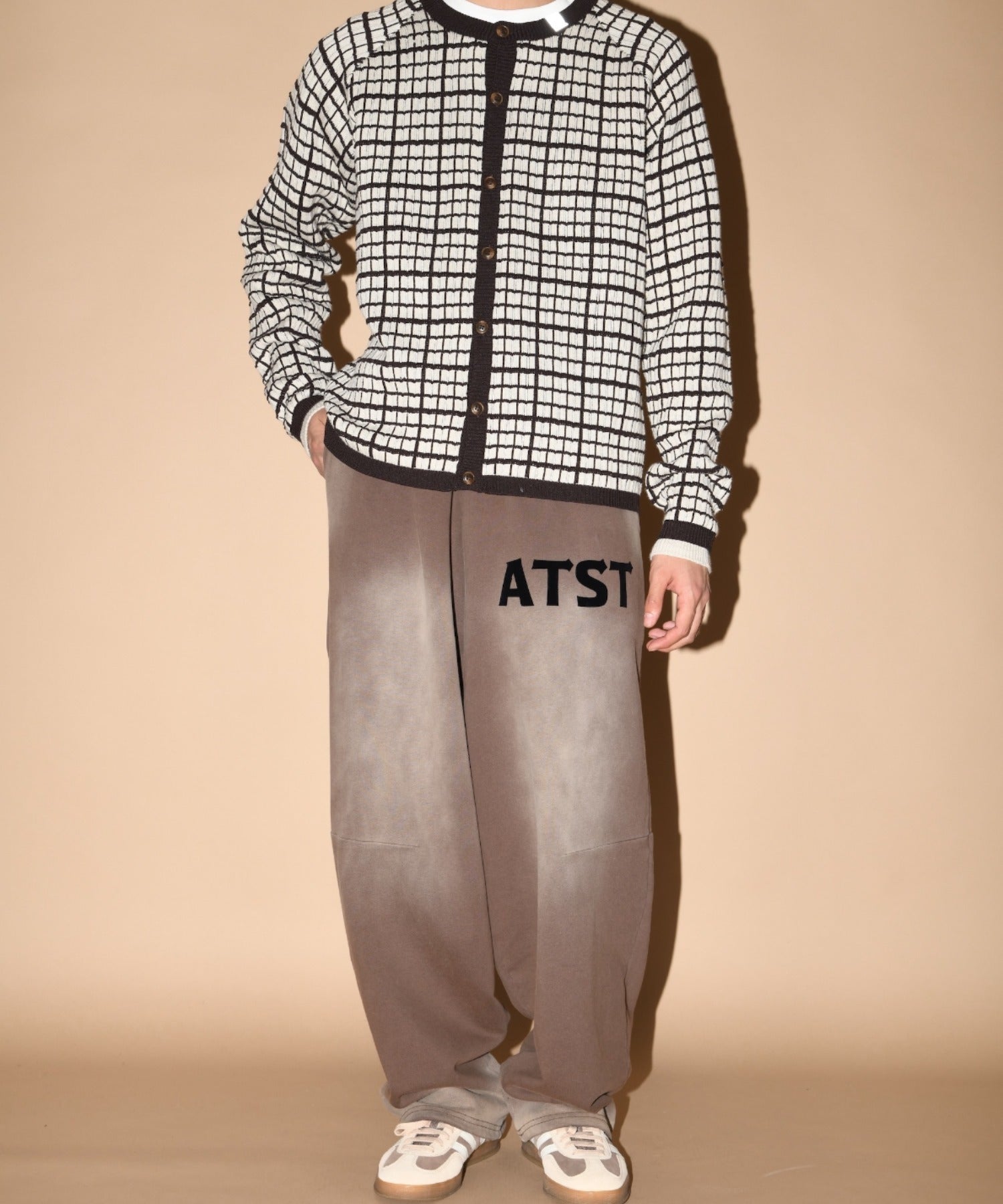 Graph check Knit Cardigan - cream/brown