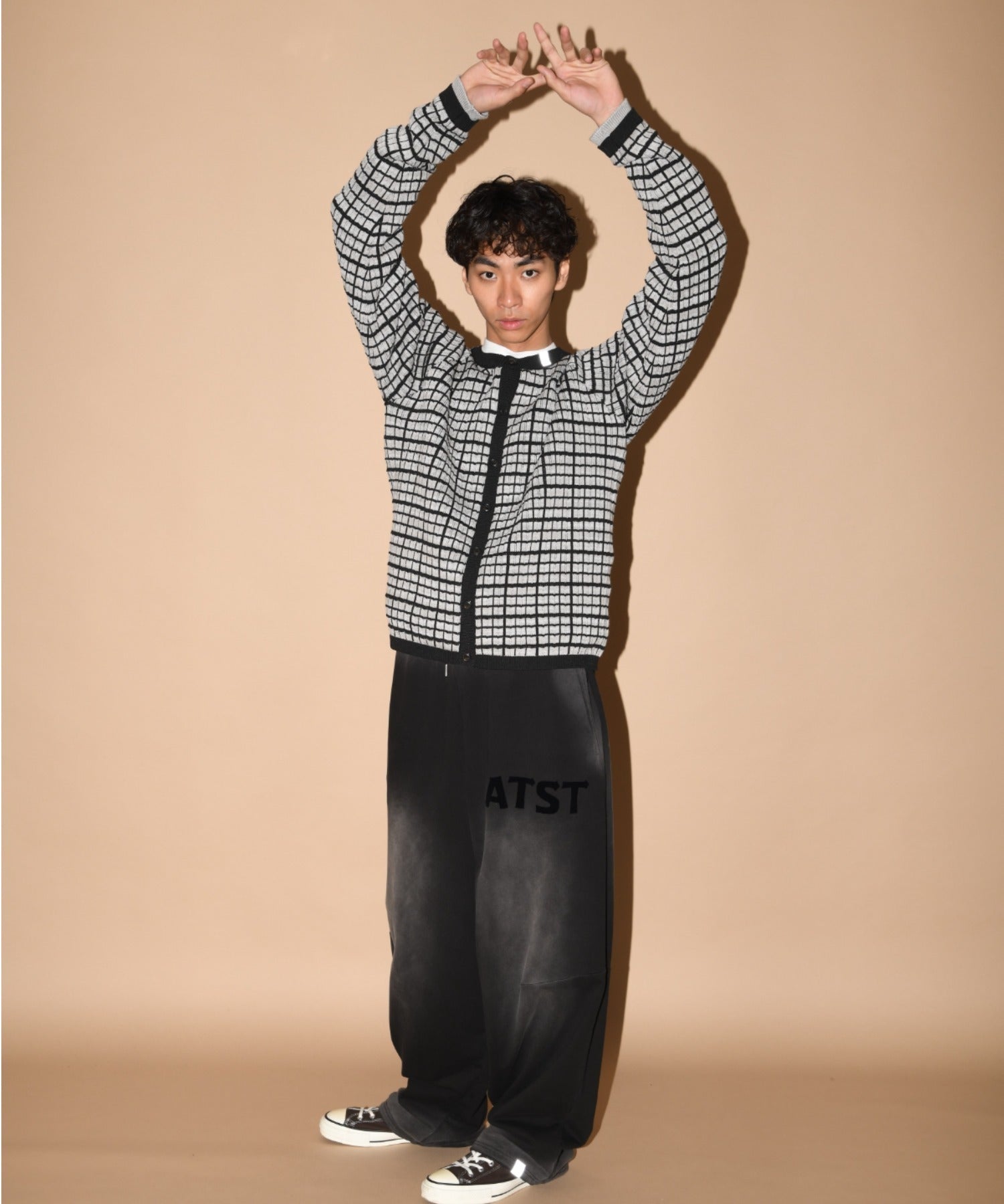 Graph check Knit Cardigan - cream/brown