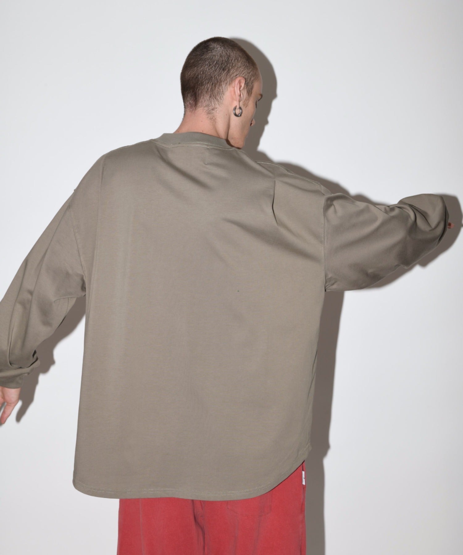 (ユニセックス)Refined L/S T - black