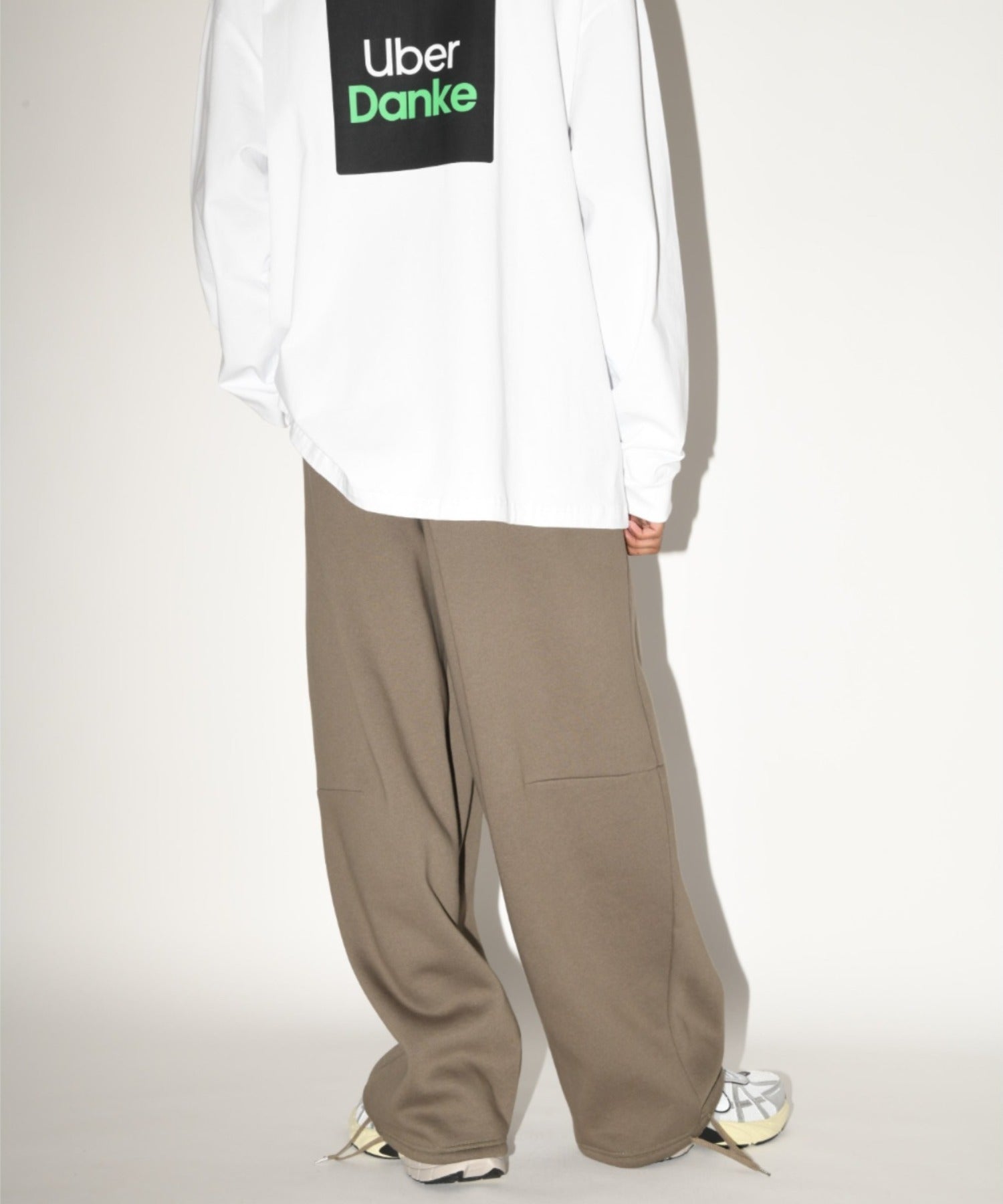 Wide tuck sweat trousers - almond green