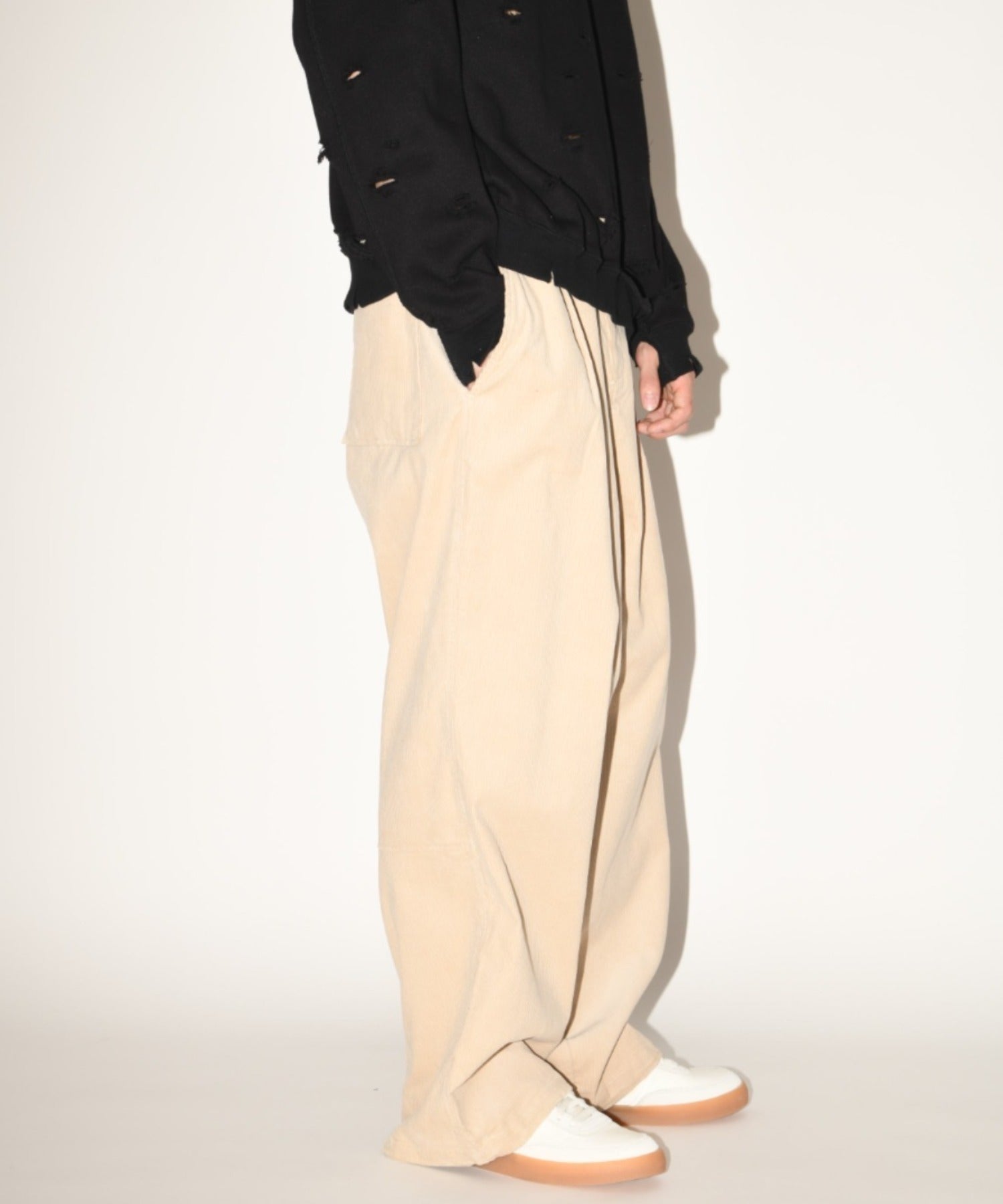 Corduroy neo slacks - black