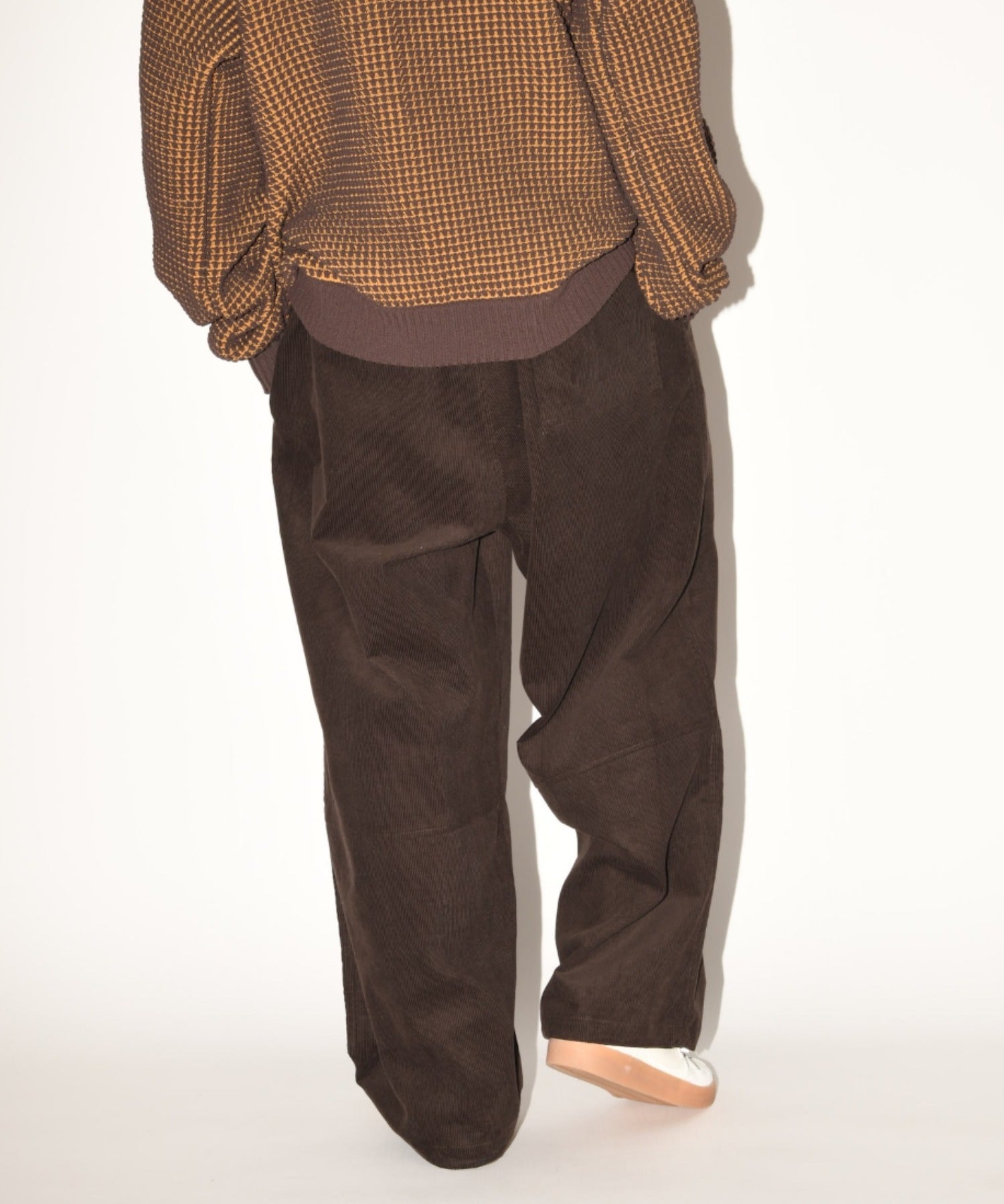 Corduroy neo slacks - black