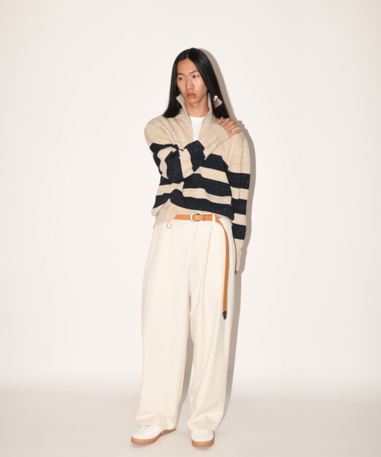 Long narrow belt - white