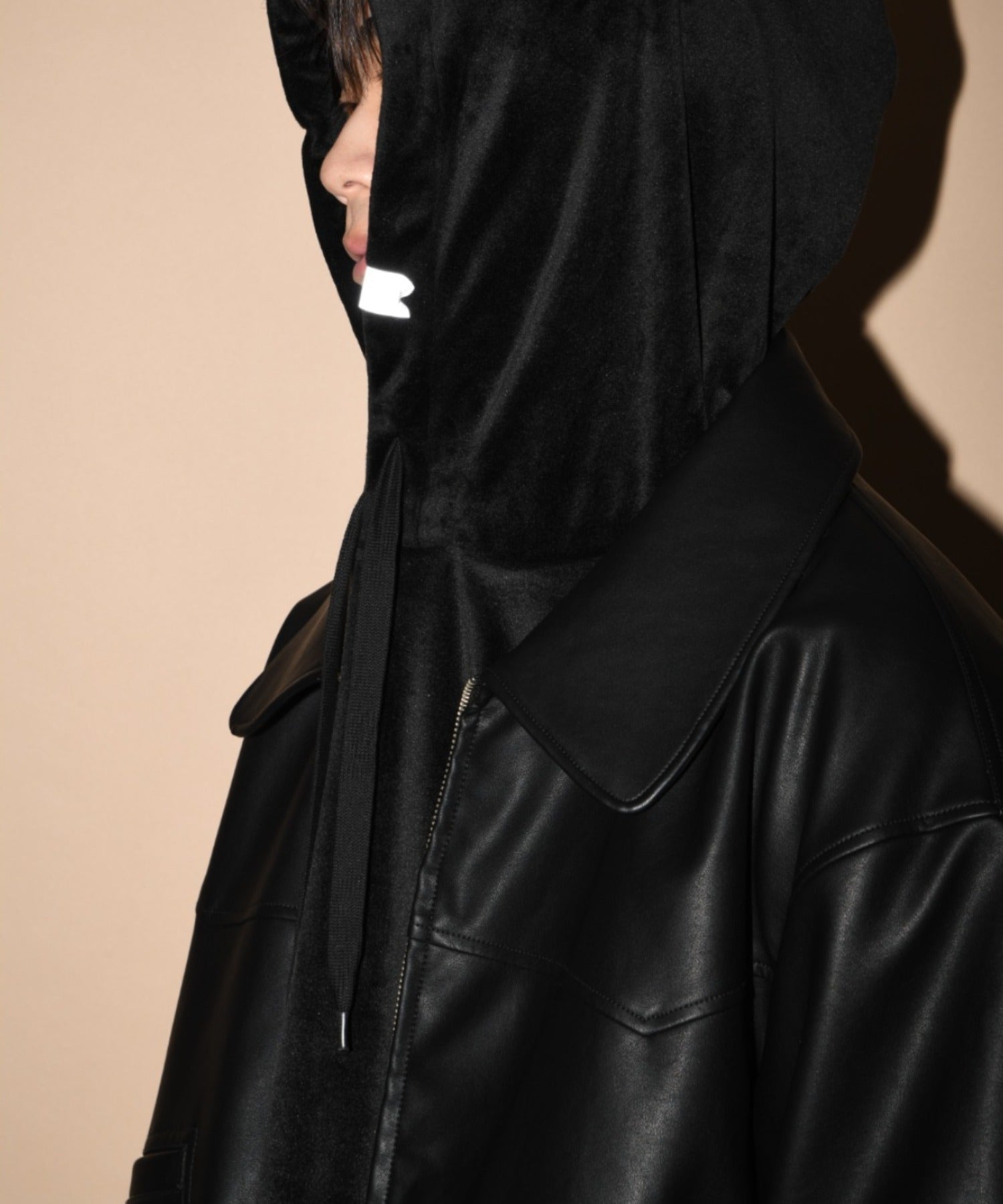 Velour Short Hoodie - black