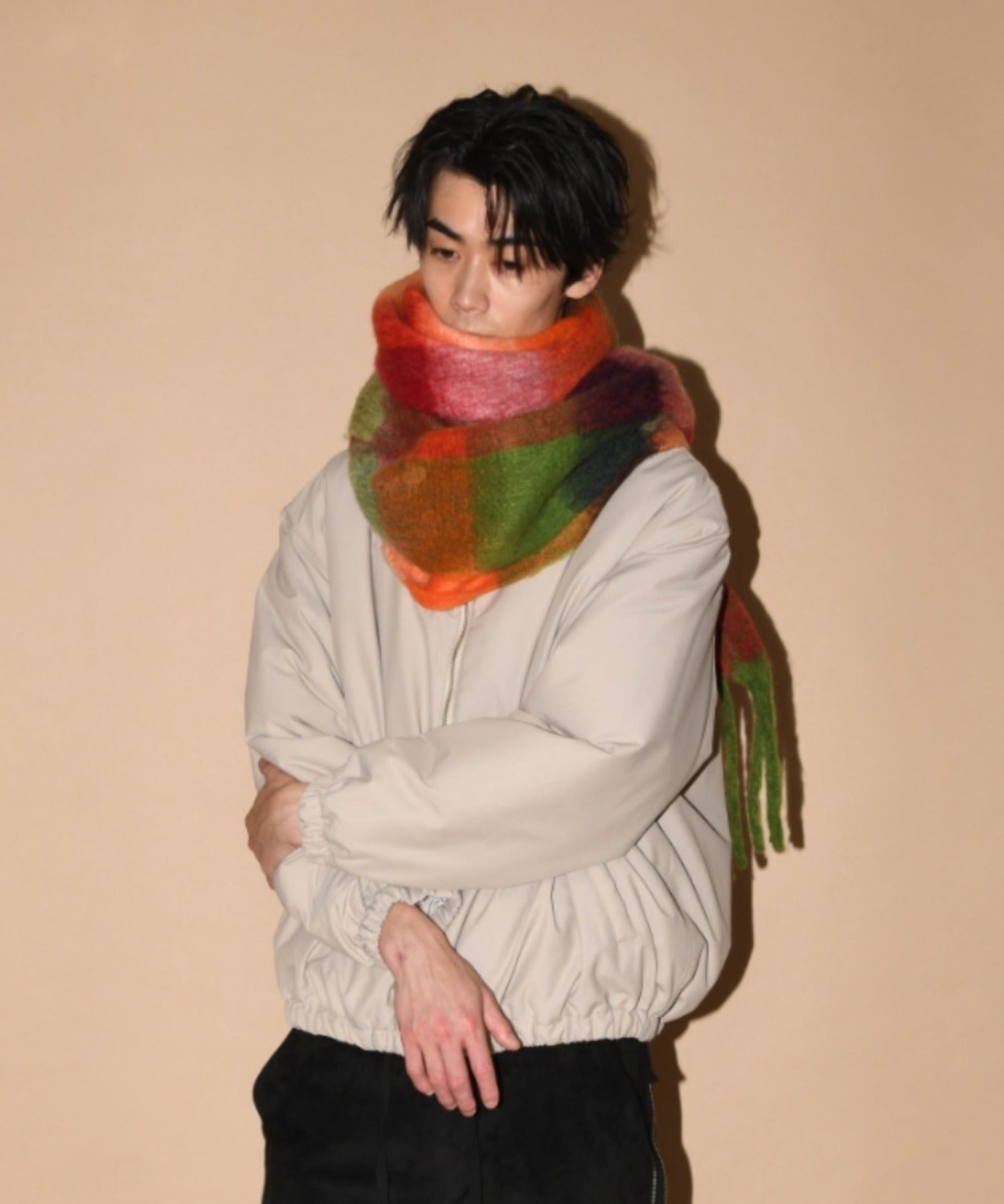 Big muffler (Multi check)- beige/black