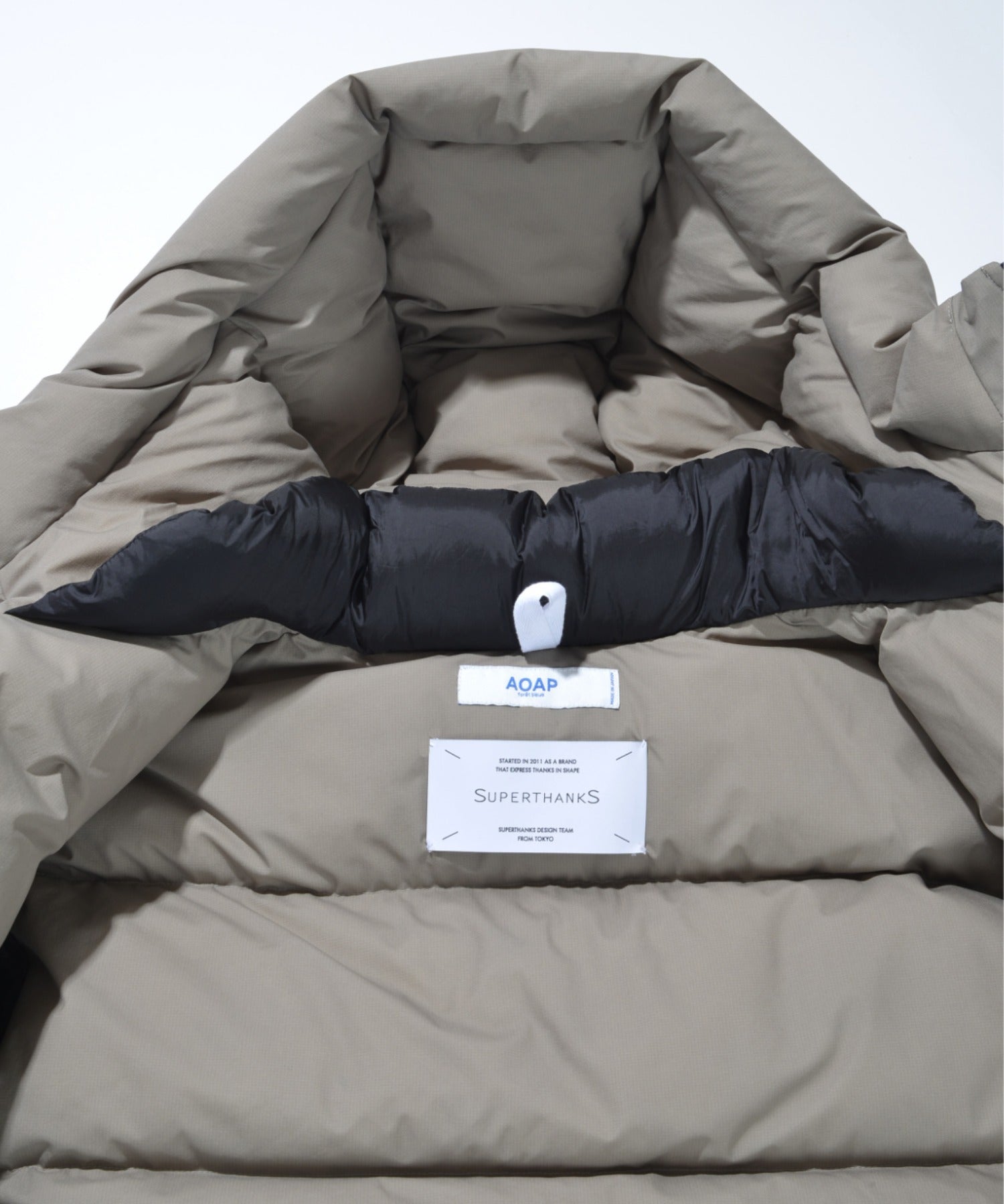 AOAP Collaboration Down Jacket - khaki