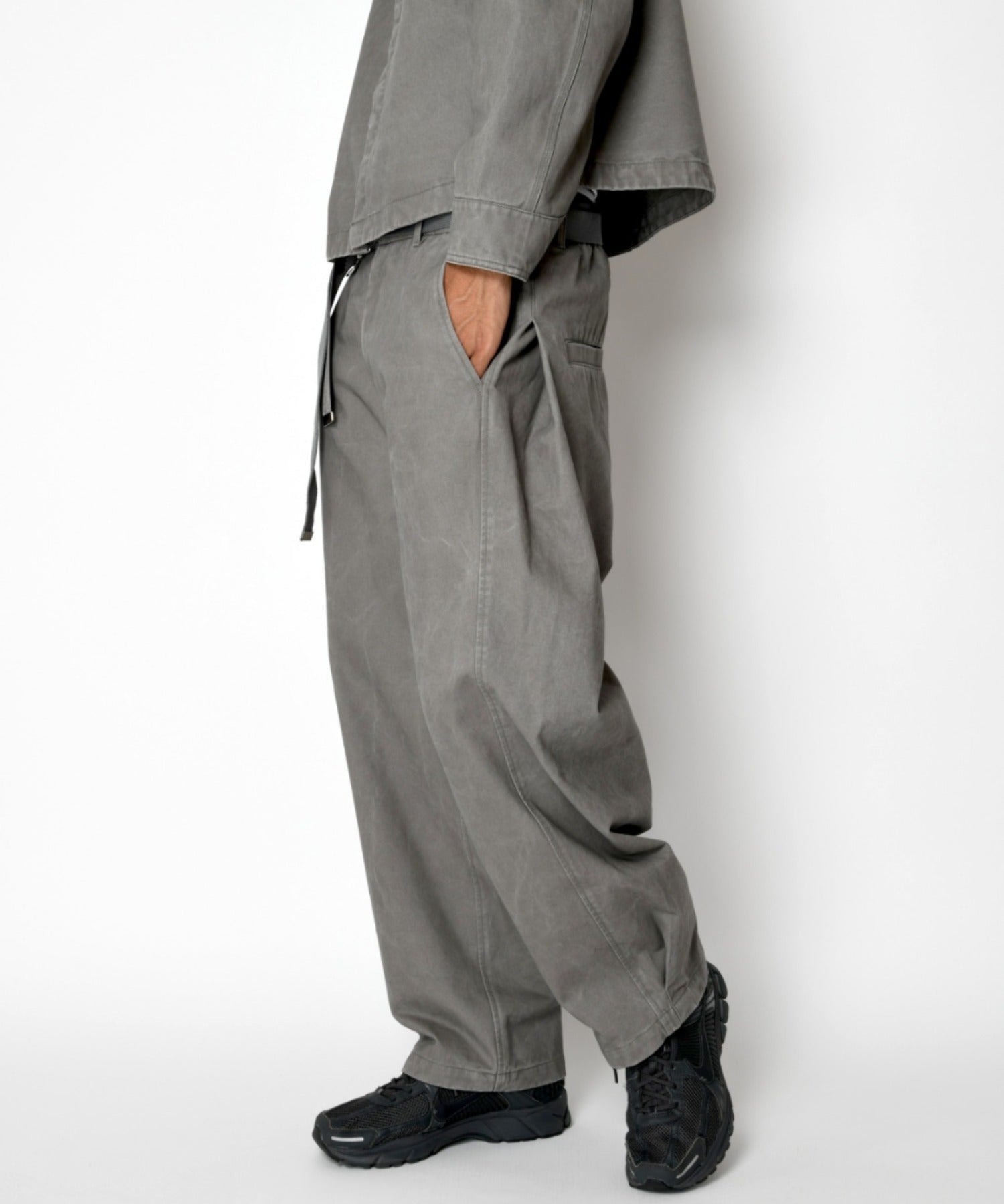 Pigment dyed Twill Side-tuck Wide Pants - gray