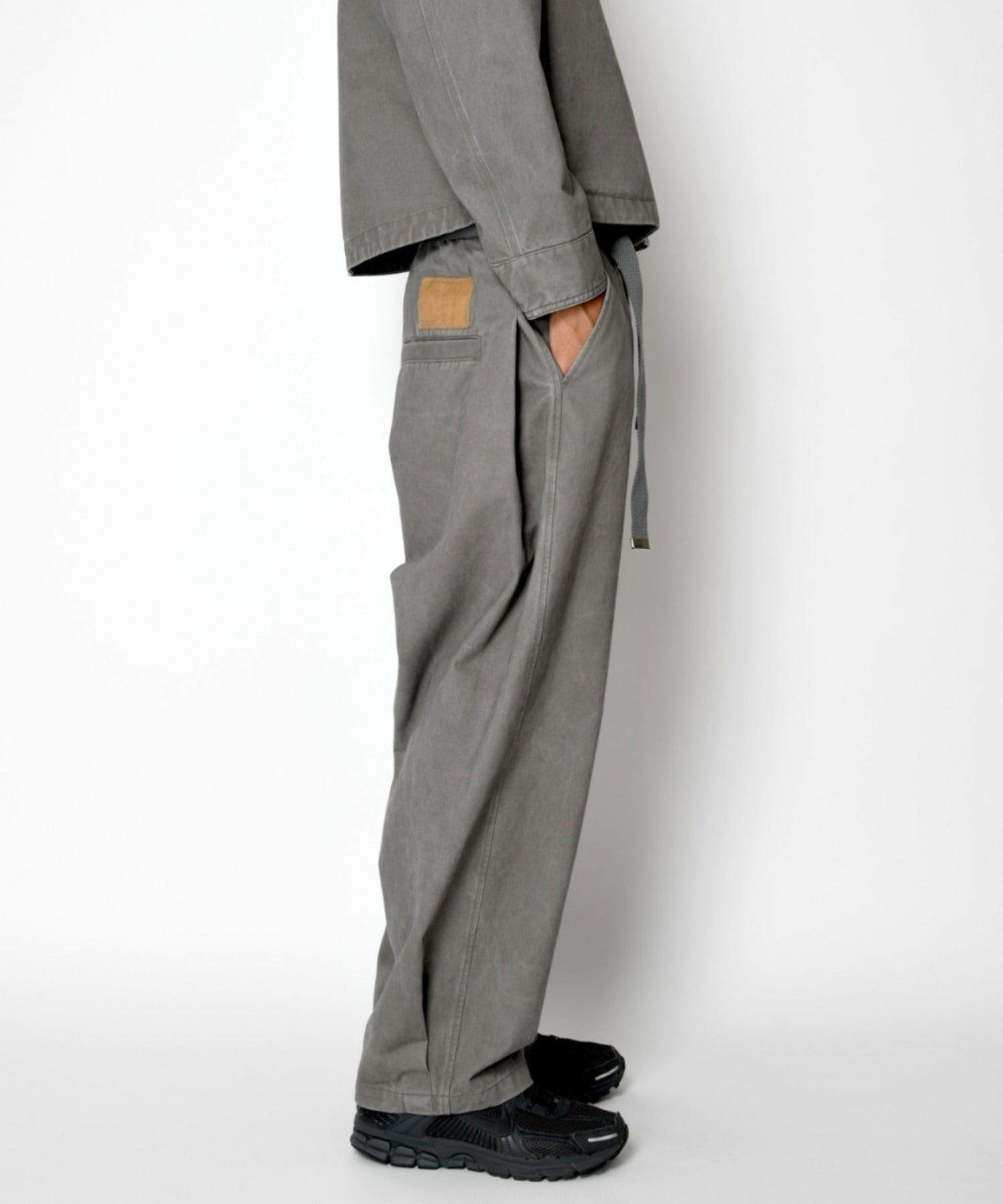 Pigment dyed Twill Side-tuck Wide Pants - gray