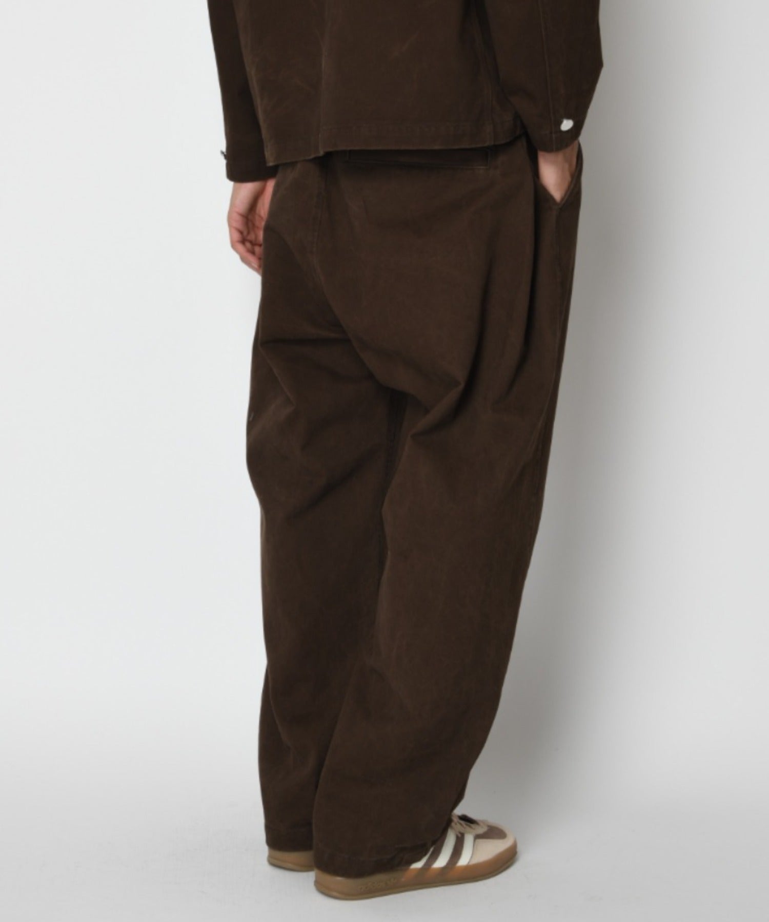 Pigment dyed Twill Side-tuck Wide Pants - brown