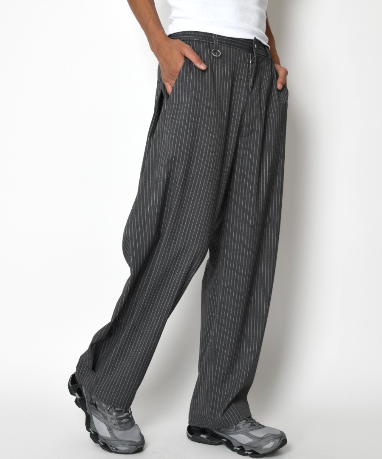 TR Pinstripe Side-tuck Wide Pants - gray/white