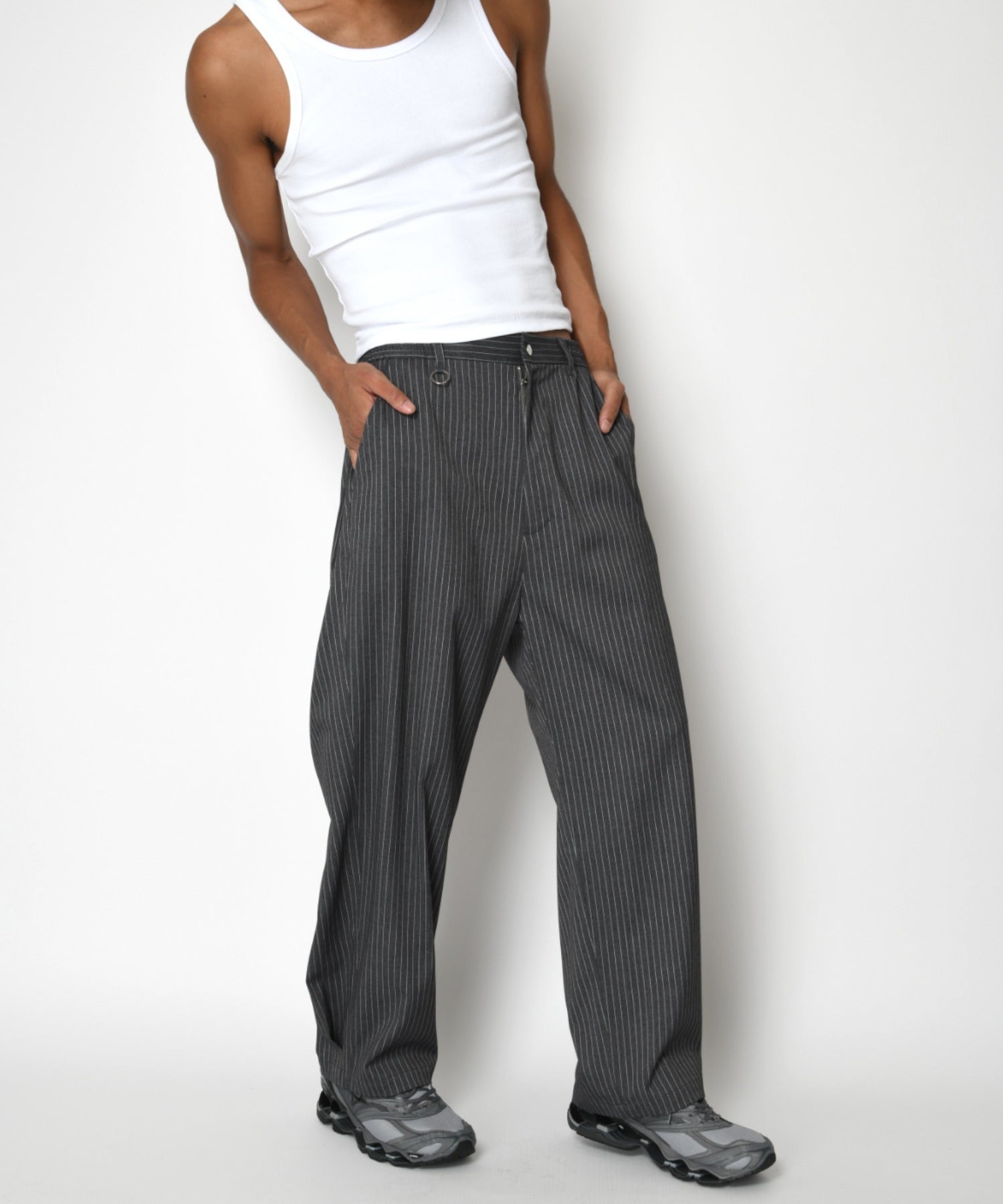 TR Pinstripe Side-tuck Wide Pants - gray/white