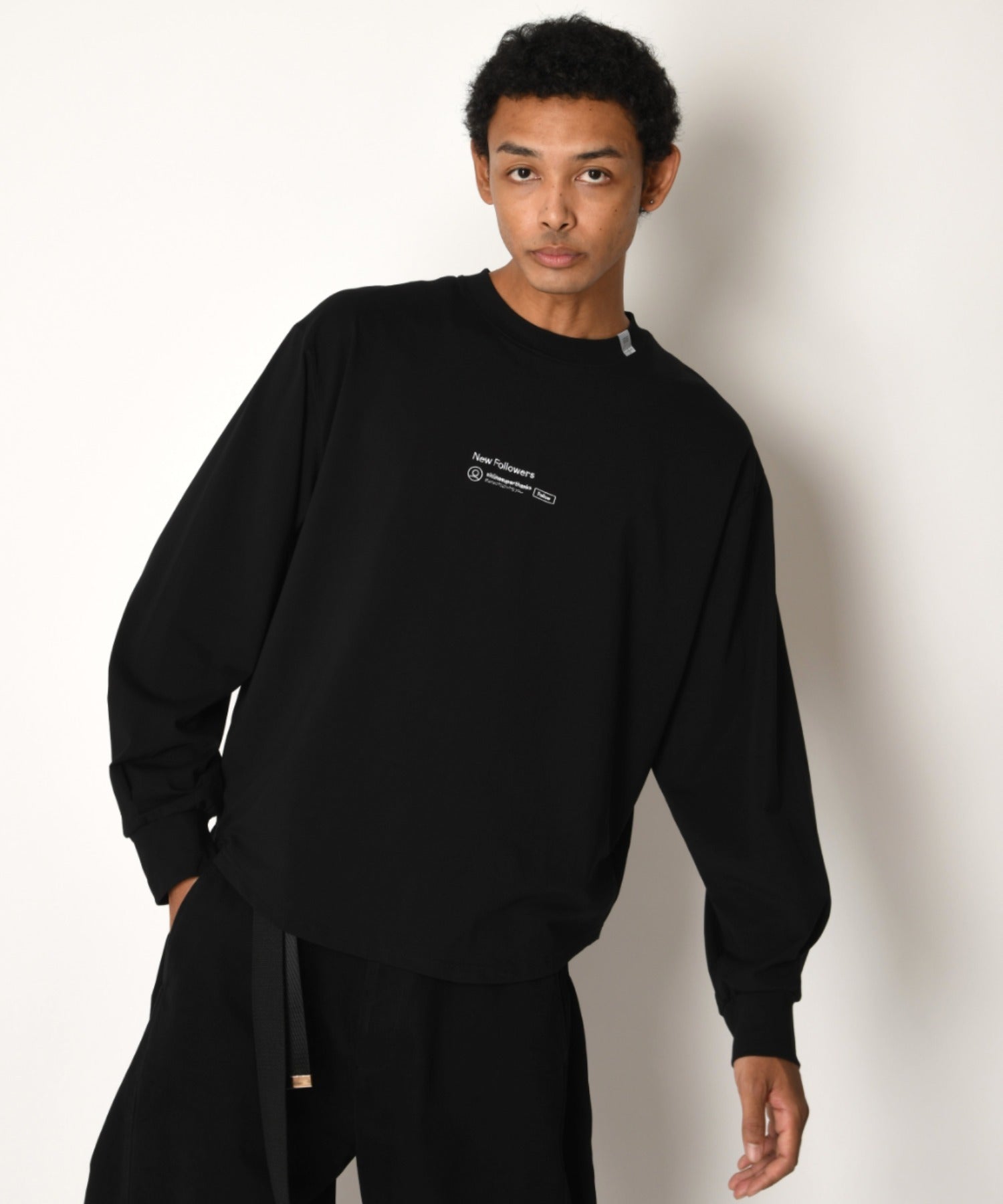 SBY Embroidery Refined L/S T-shirt - black