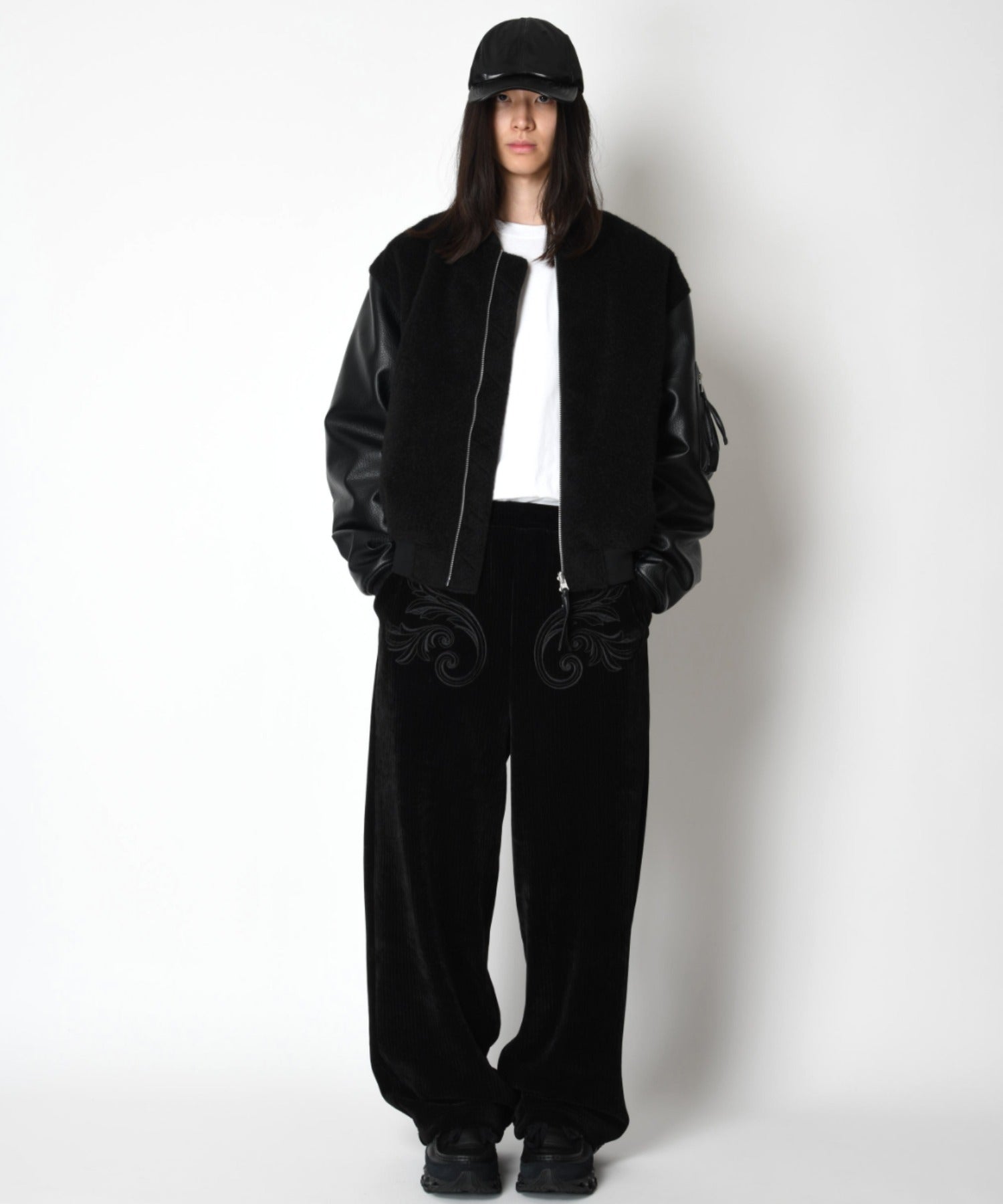 Stretch corduroy Side-tuck balloon pants - black
