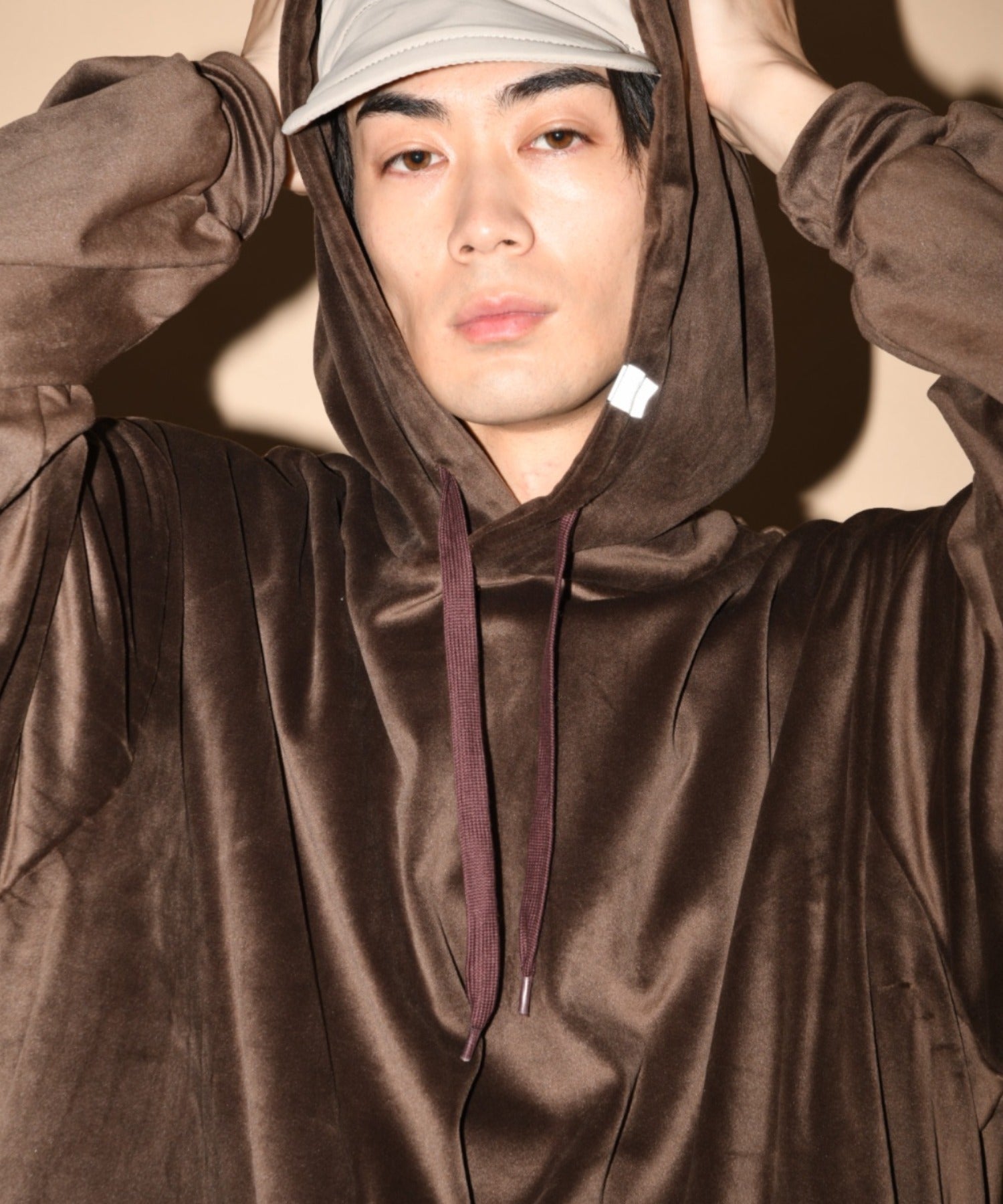 Velour Short Hoodie - black