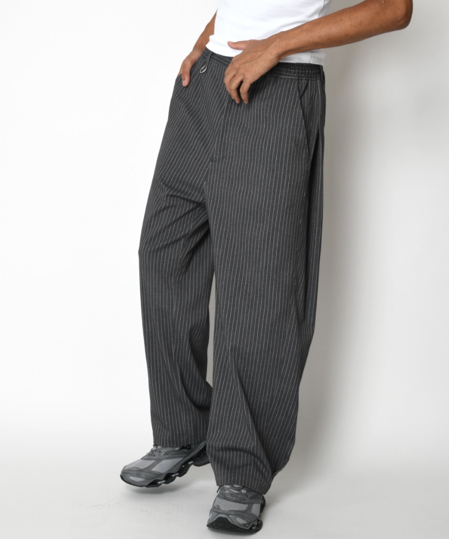 TR Pinstripe Side-tuck Wide Pants - gray/white