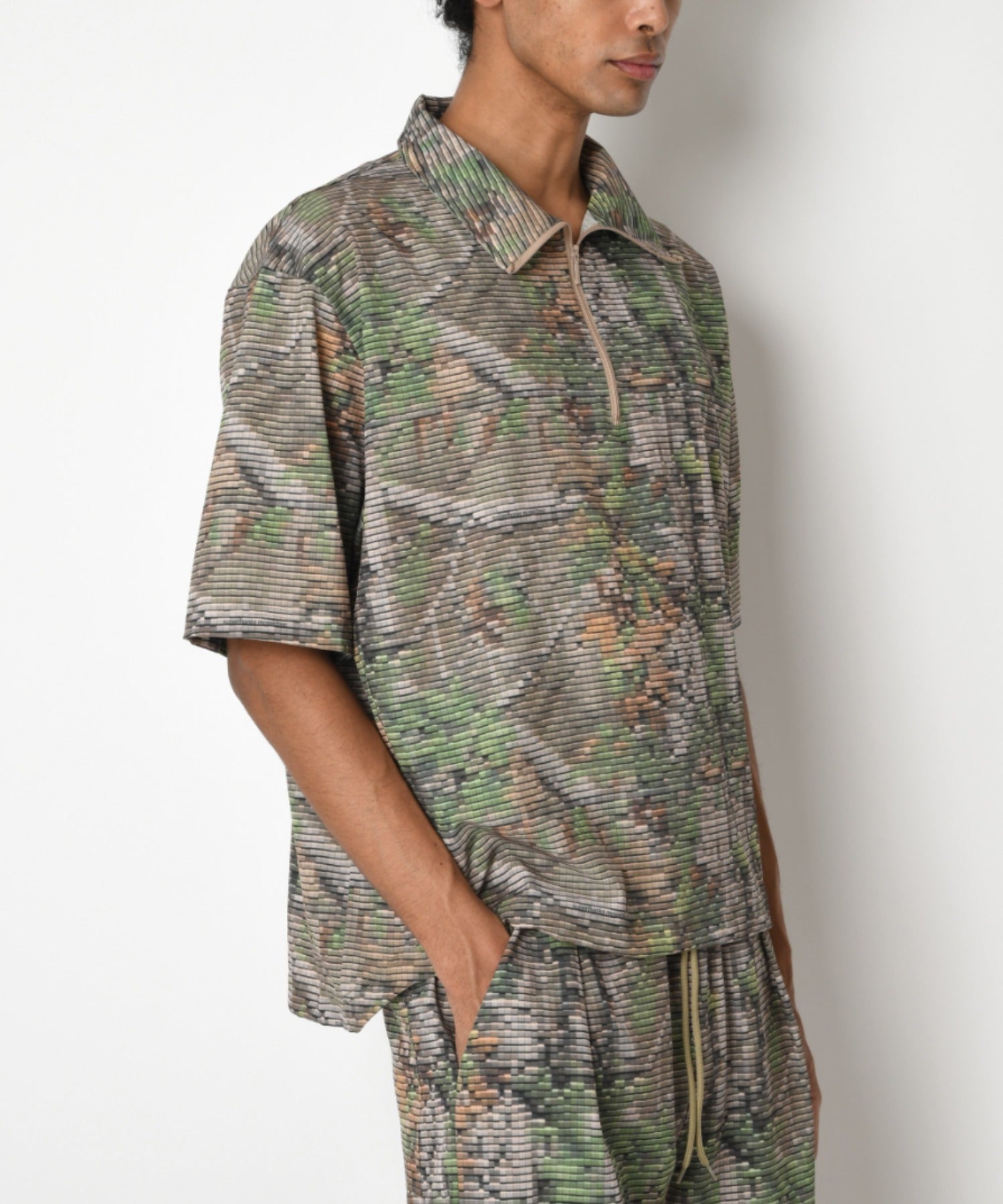 Technical S/S high-zip pullover - mosictree
