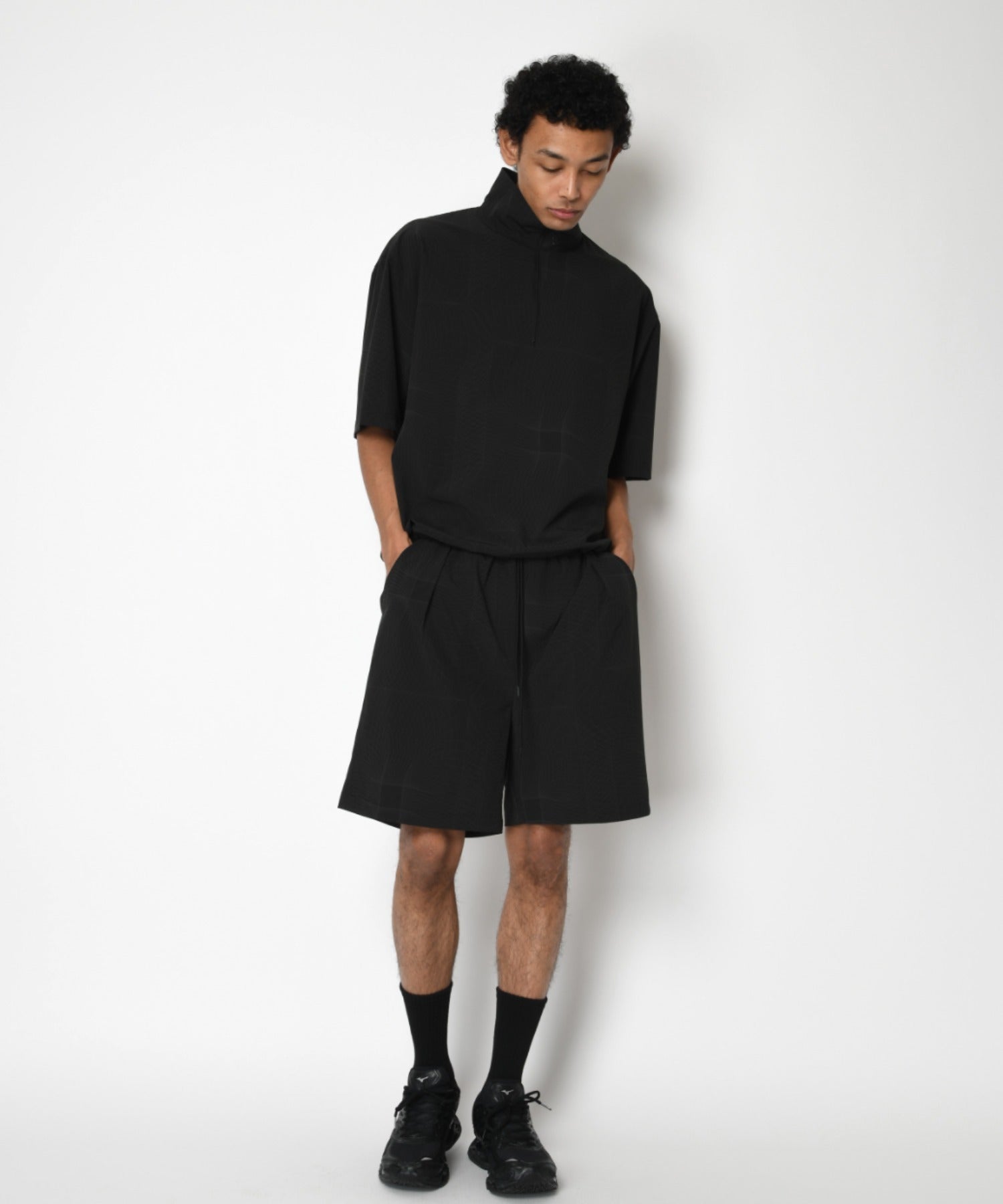 Technical S/S high-zip pullover - black