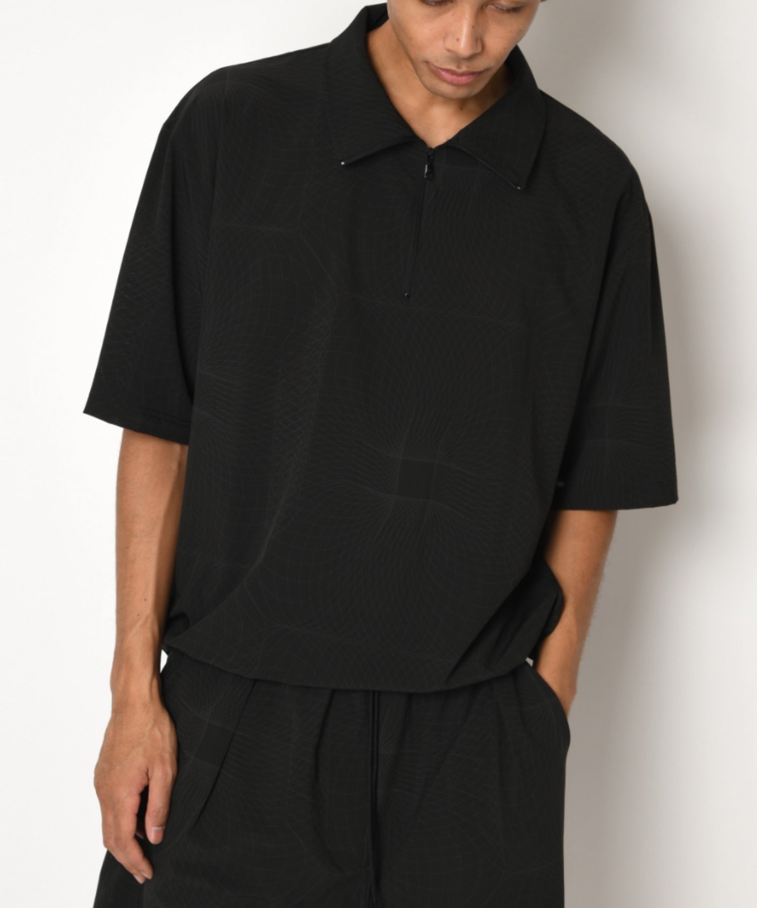 Technical S/S high-zip pullover - lineblack