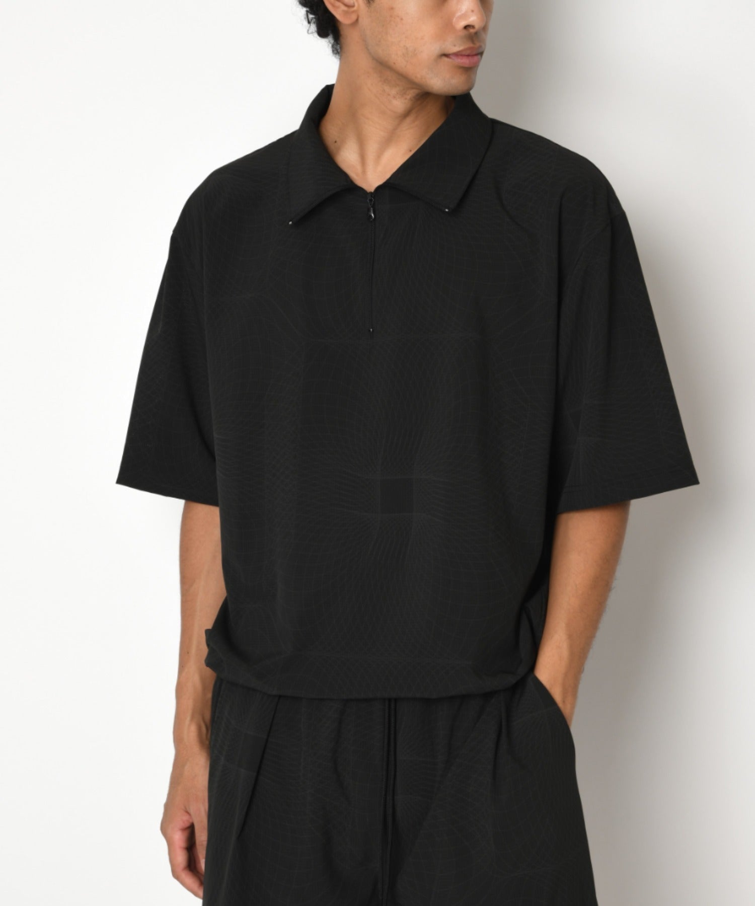Technical S/S high-zip pullover - lineblack