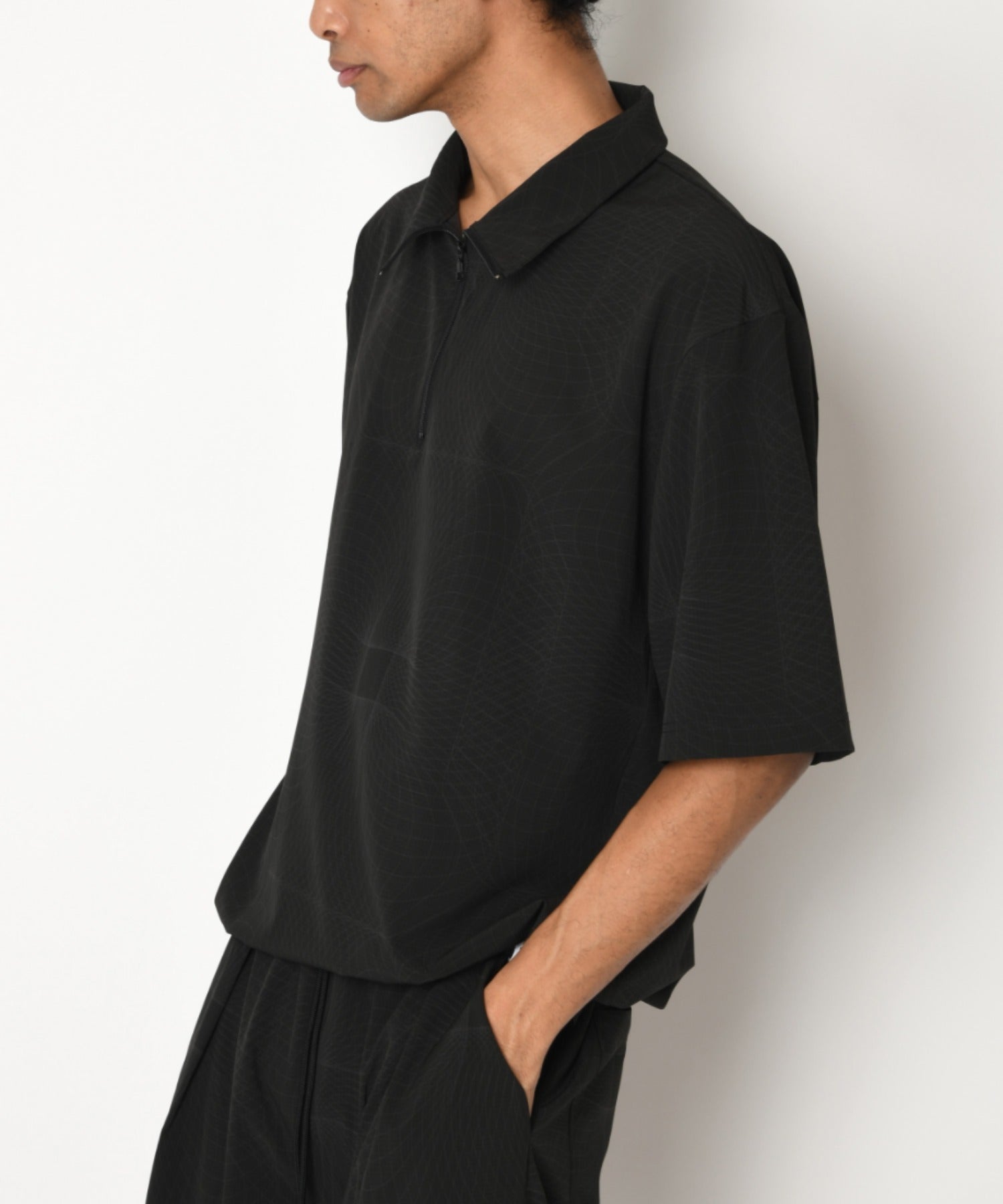 Technical S/S high-zip pullover - lineblack