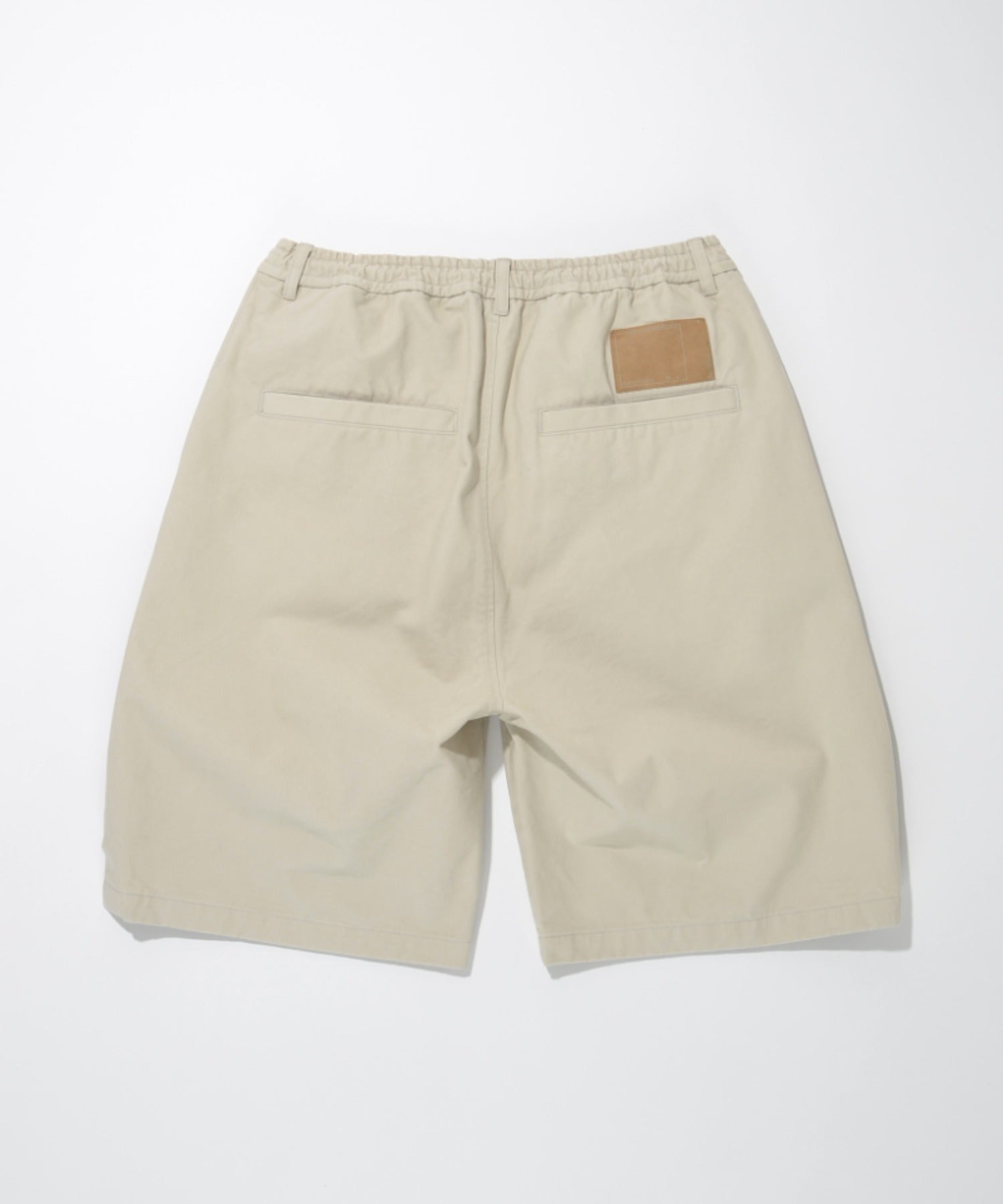 Pigment dyed Twill side-tuck shorts - black