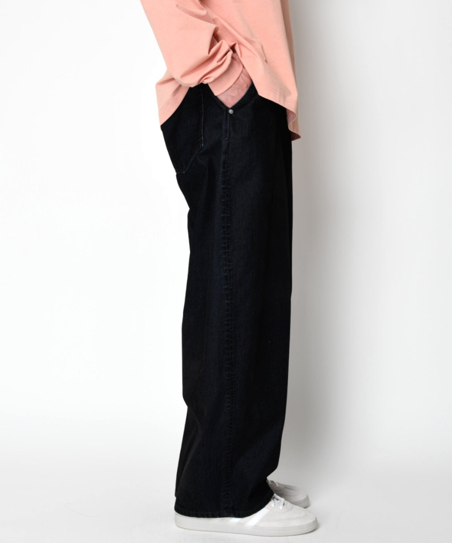 Black flocky denim barrel leg trousers - biowash black