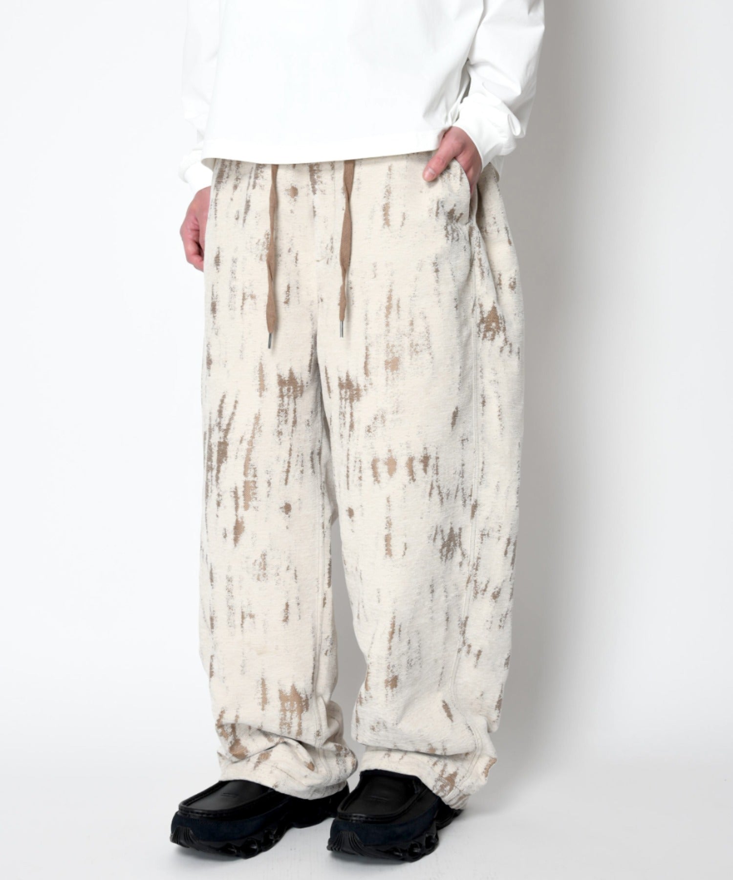 Damage jacquard side-tuck wide trousers - ivory / beige