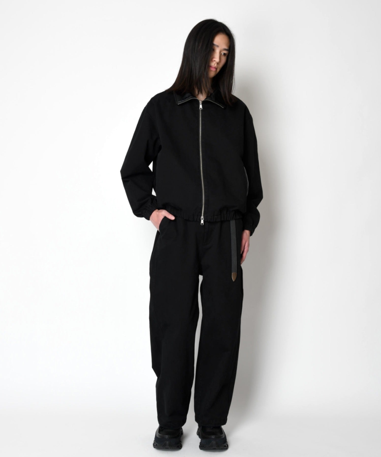 Pigment dyed stand-collar zip blouson-black