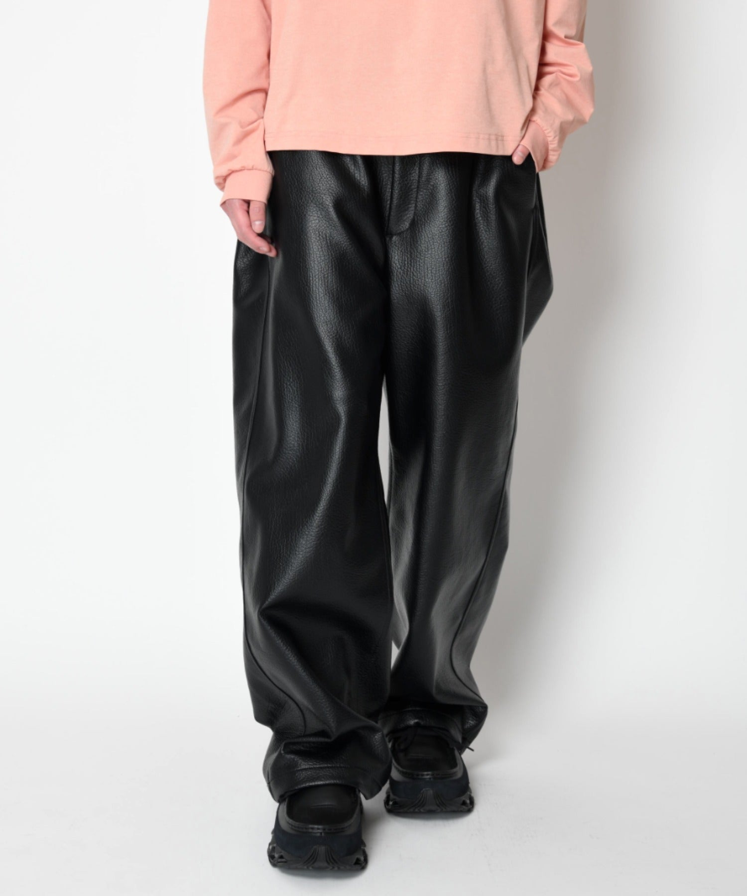 Shrink faux leather side-tuck wide trousers - faux leather black