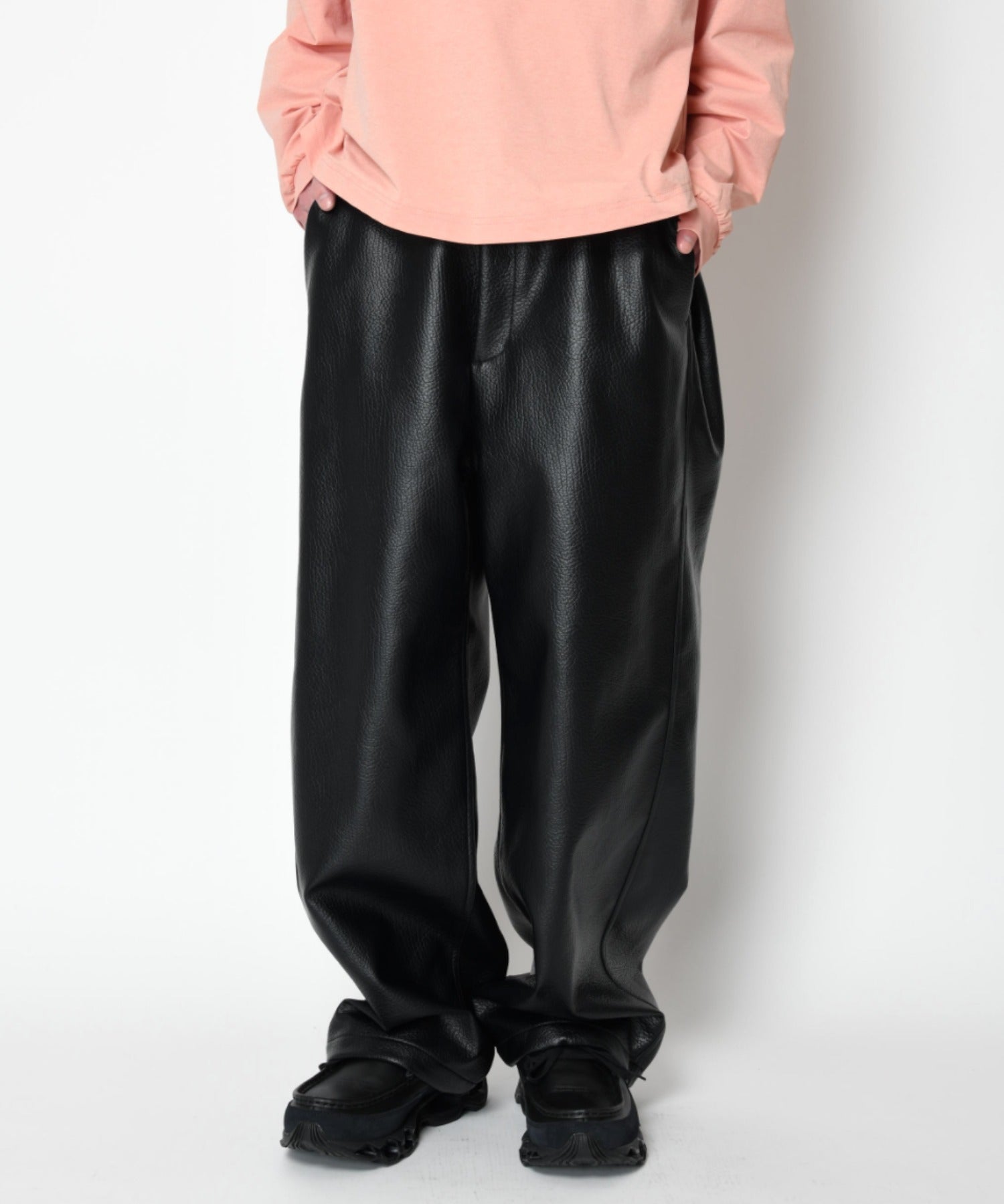 Shrink faux leather side-tuck wide trousers - faux leather black