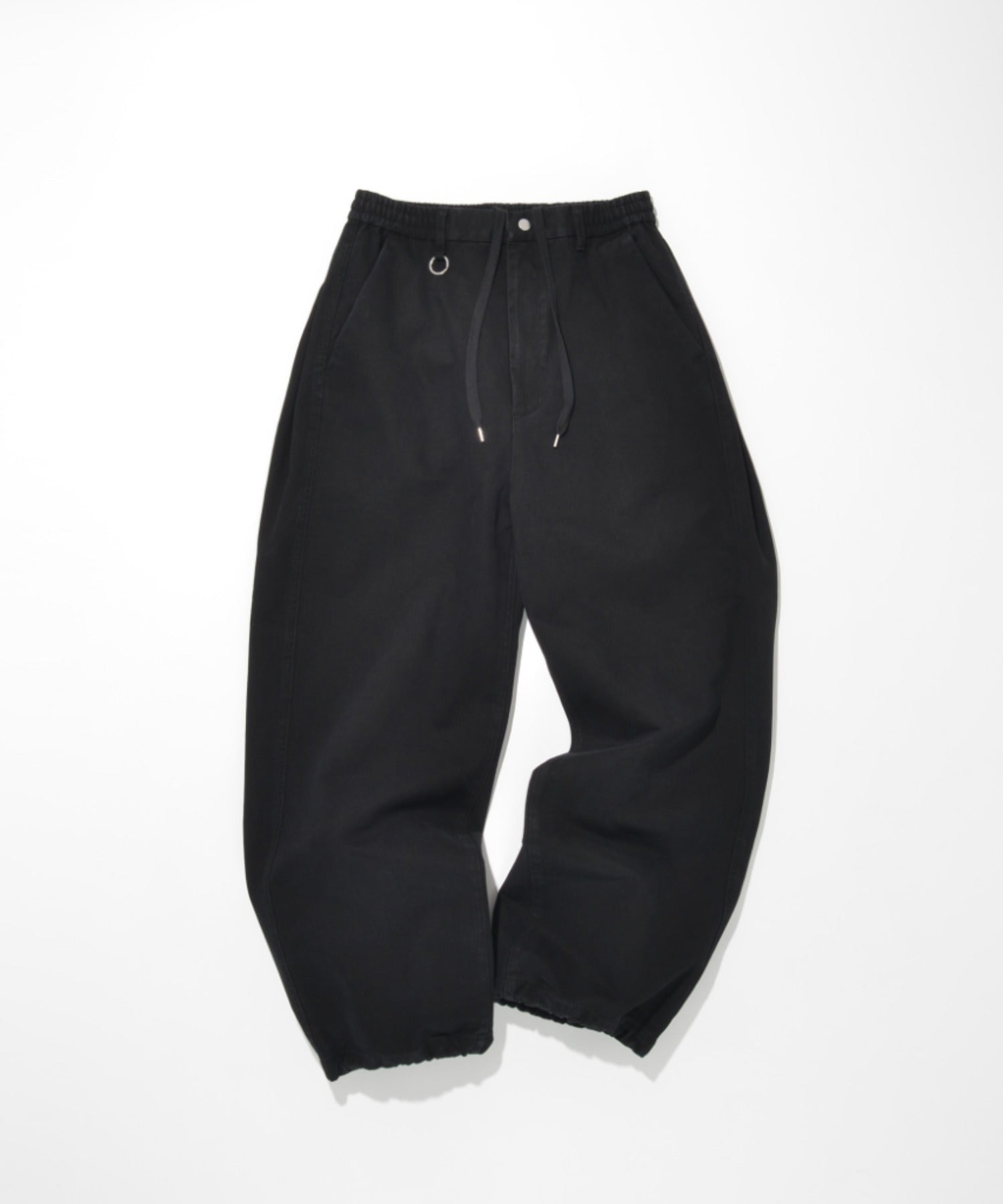 Pigment dyed side-tuck wide trousers - black