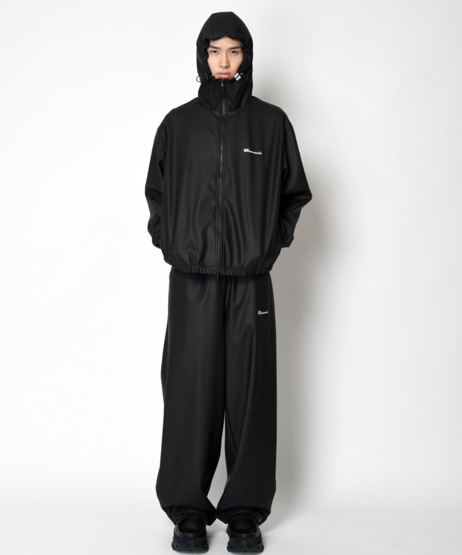 Side-tuck balloon pants - matte black