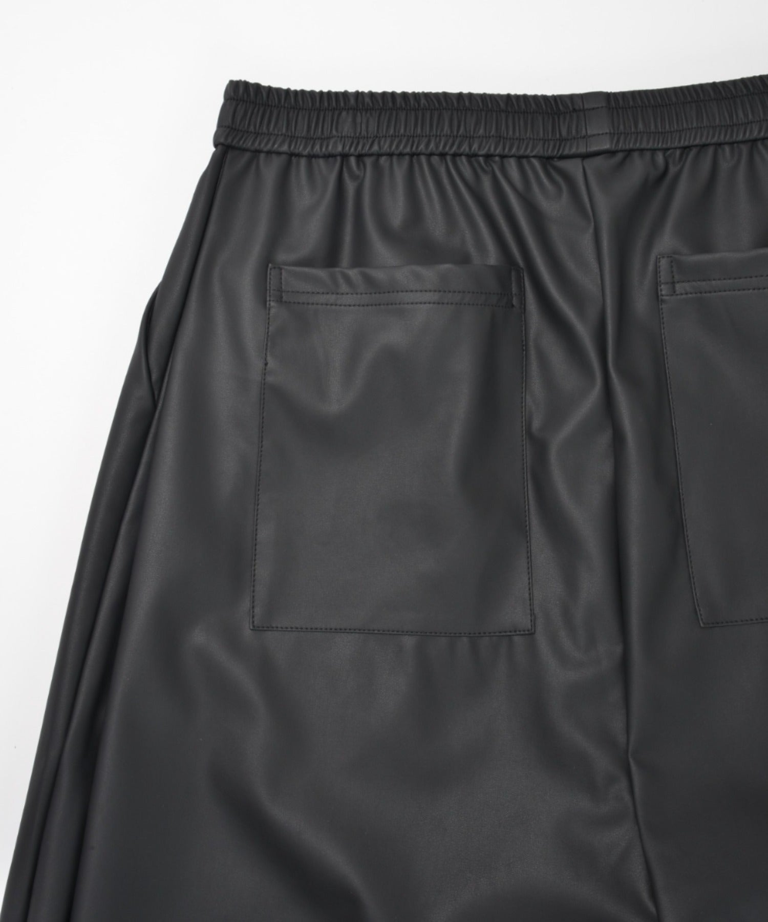 Side-tuck balloon pants - matte black