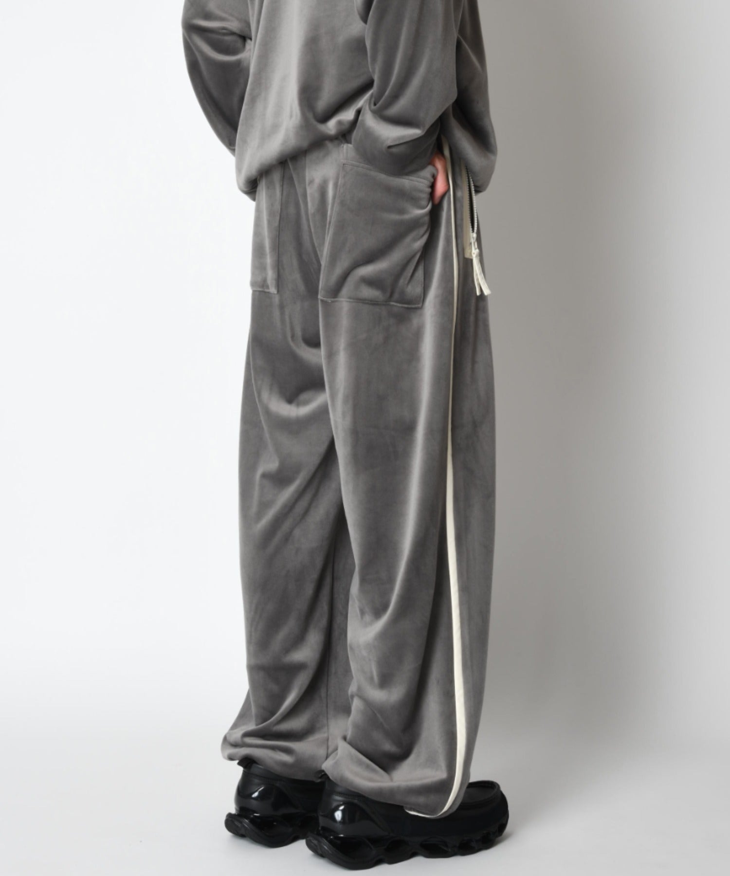 Velour barrel leg line pants - gray/wh
