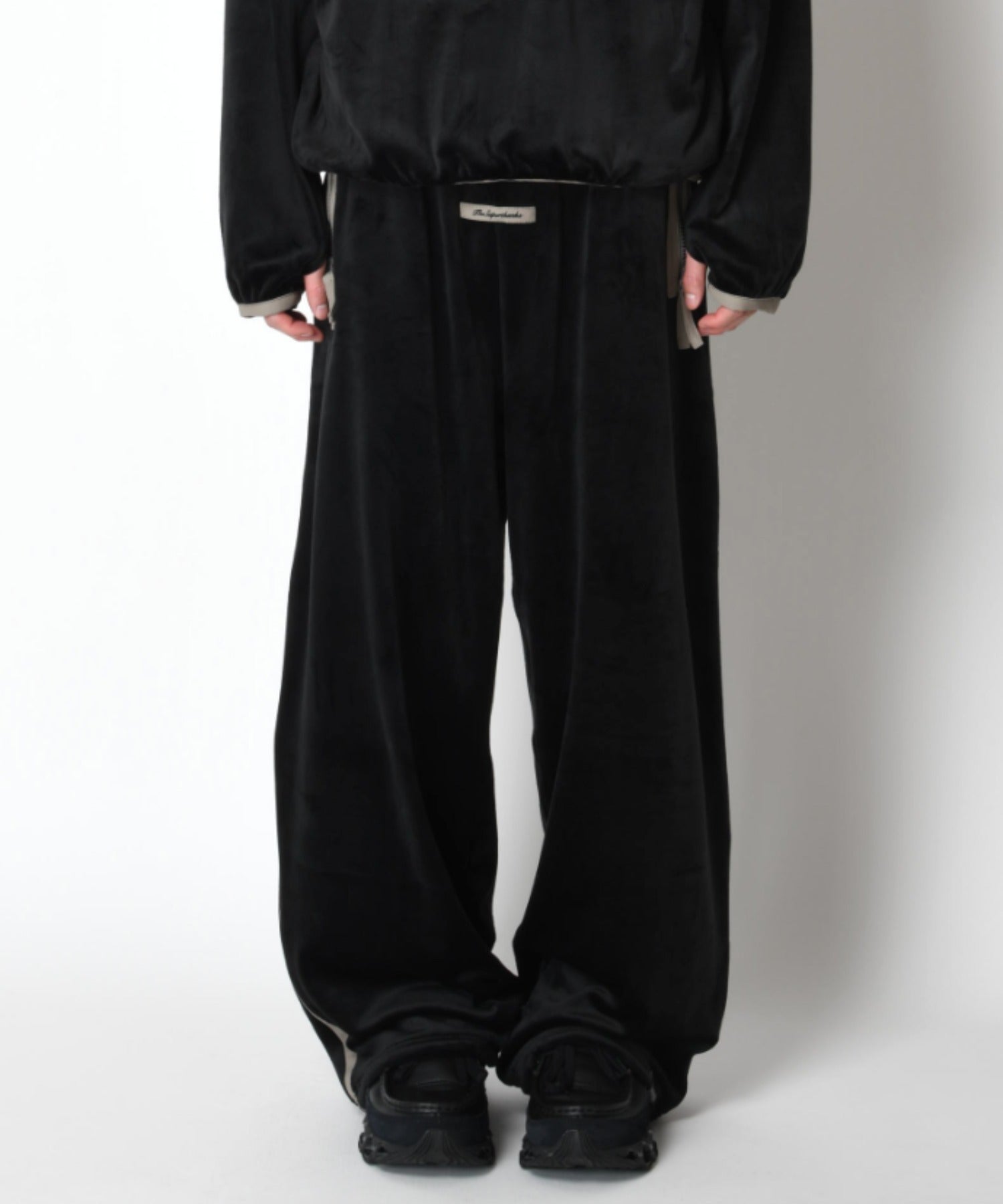 Velour barrel leg line pants - black/gy
