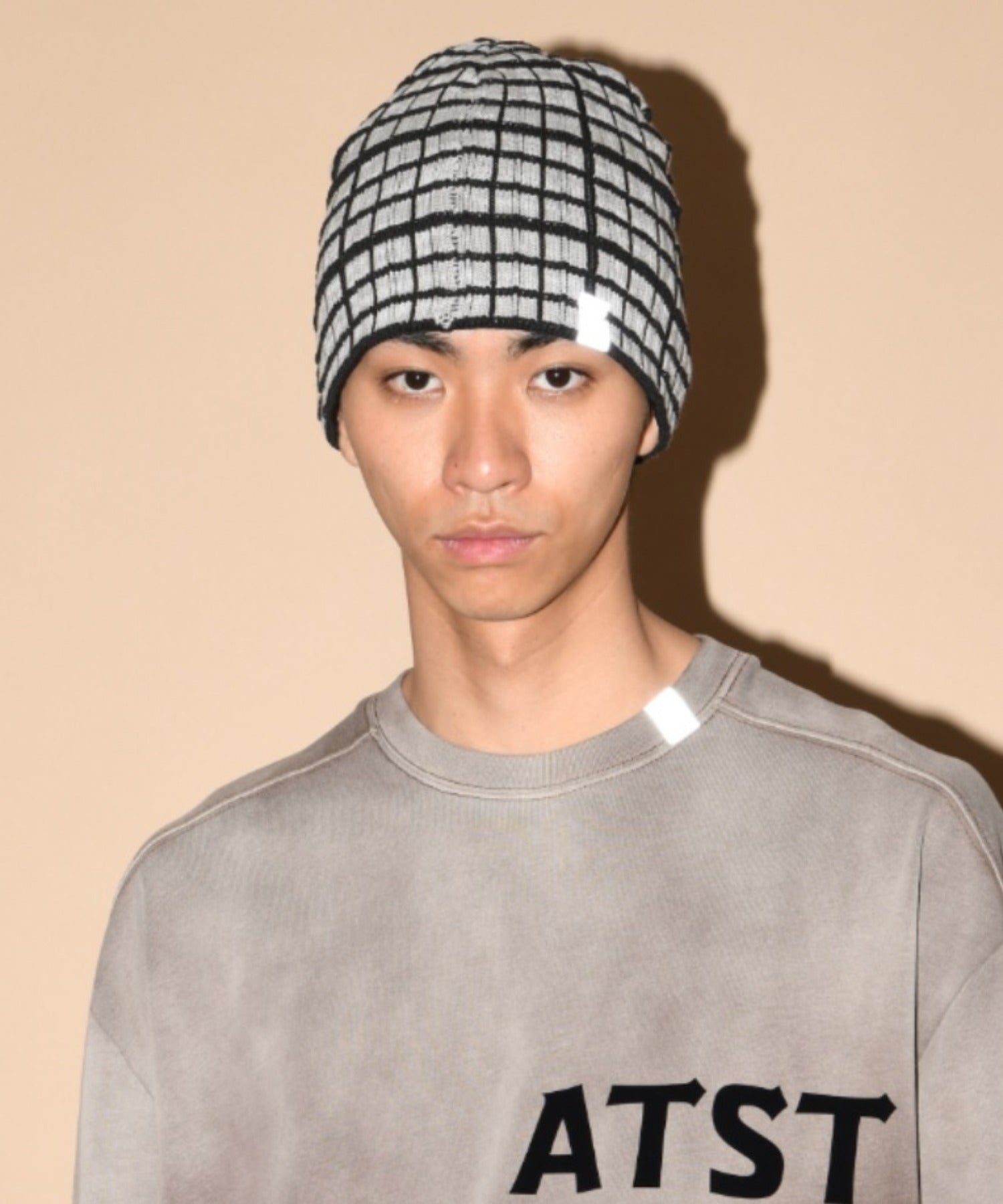 Graph check Knit Reversible Beanie - c.gray/black