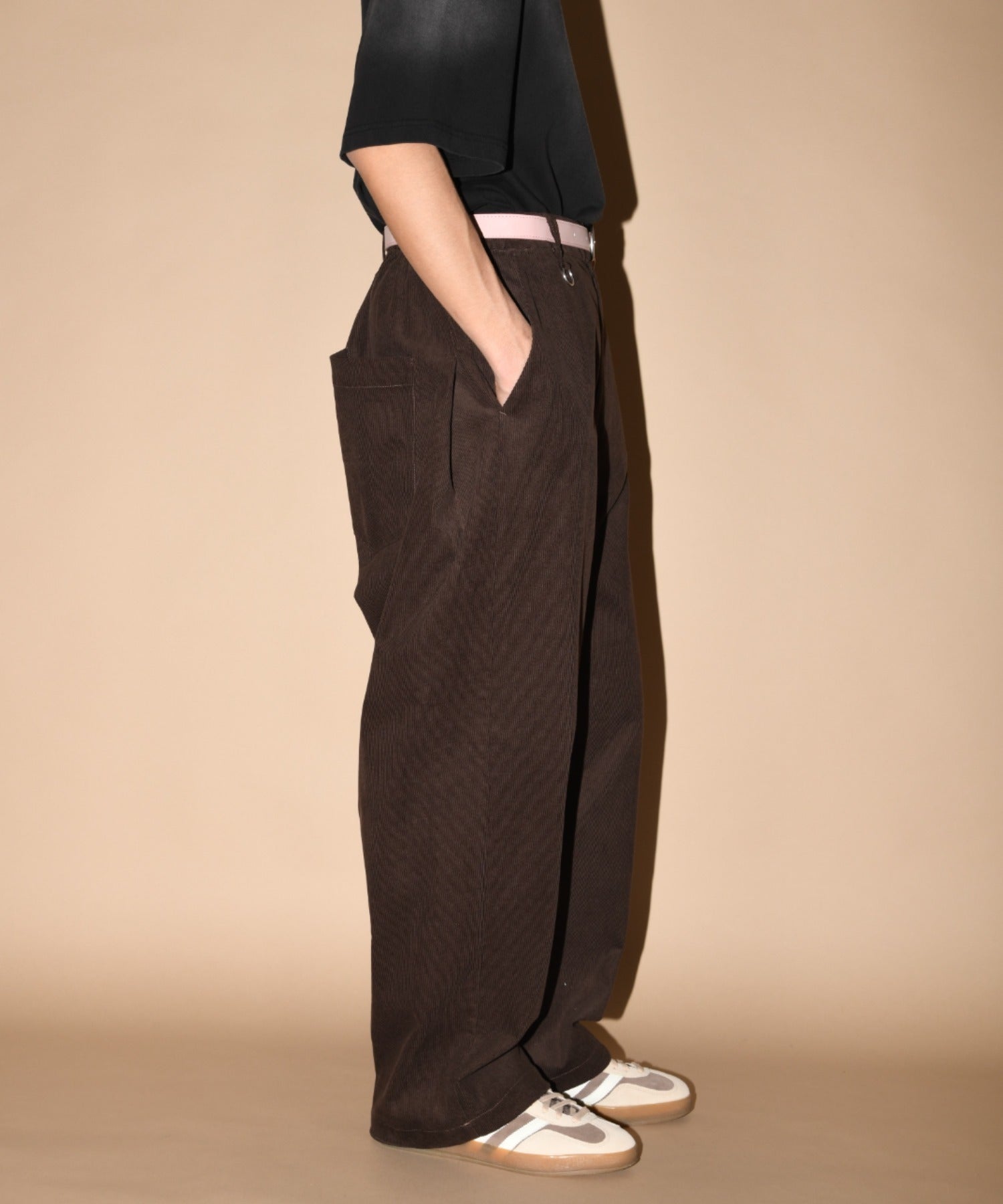 Corduroy Side-tuck Wide Pants- black