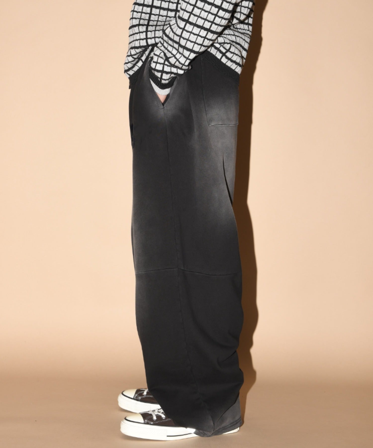 Sun faded Sweat Side-tuck Wide Pants - black