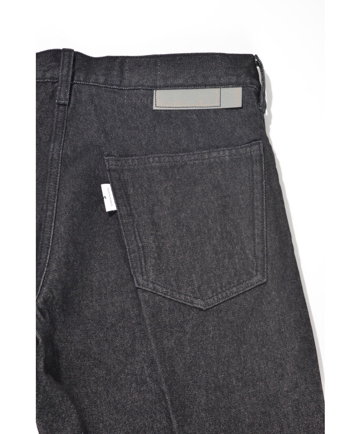 フレアシルエットデニムパンツ/Washed flared denim trousers - black