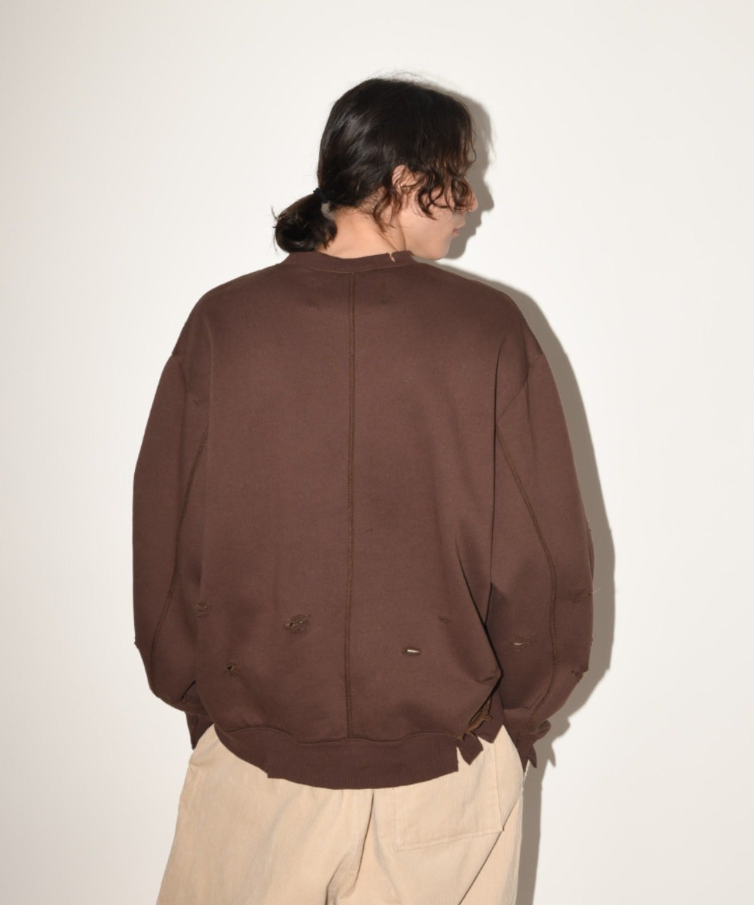 "haute" damage sweat crew neck - brown