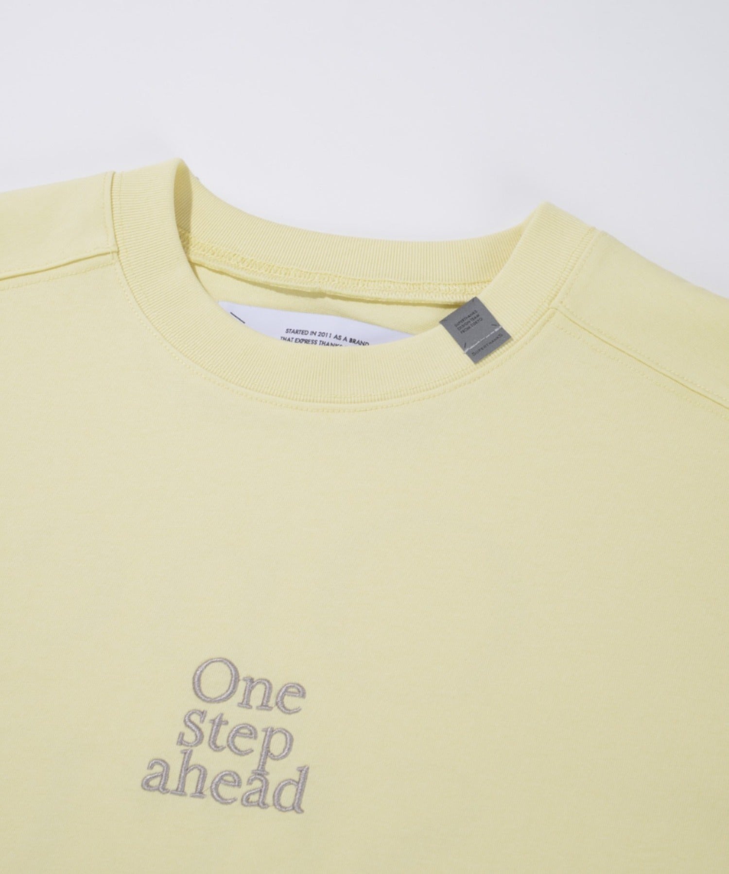 ”One step shead" S/S T-shirt - black